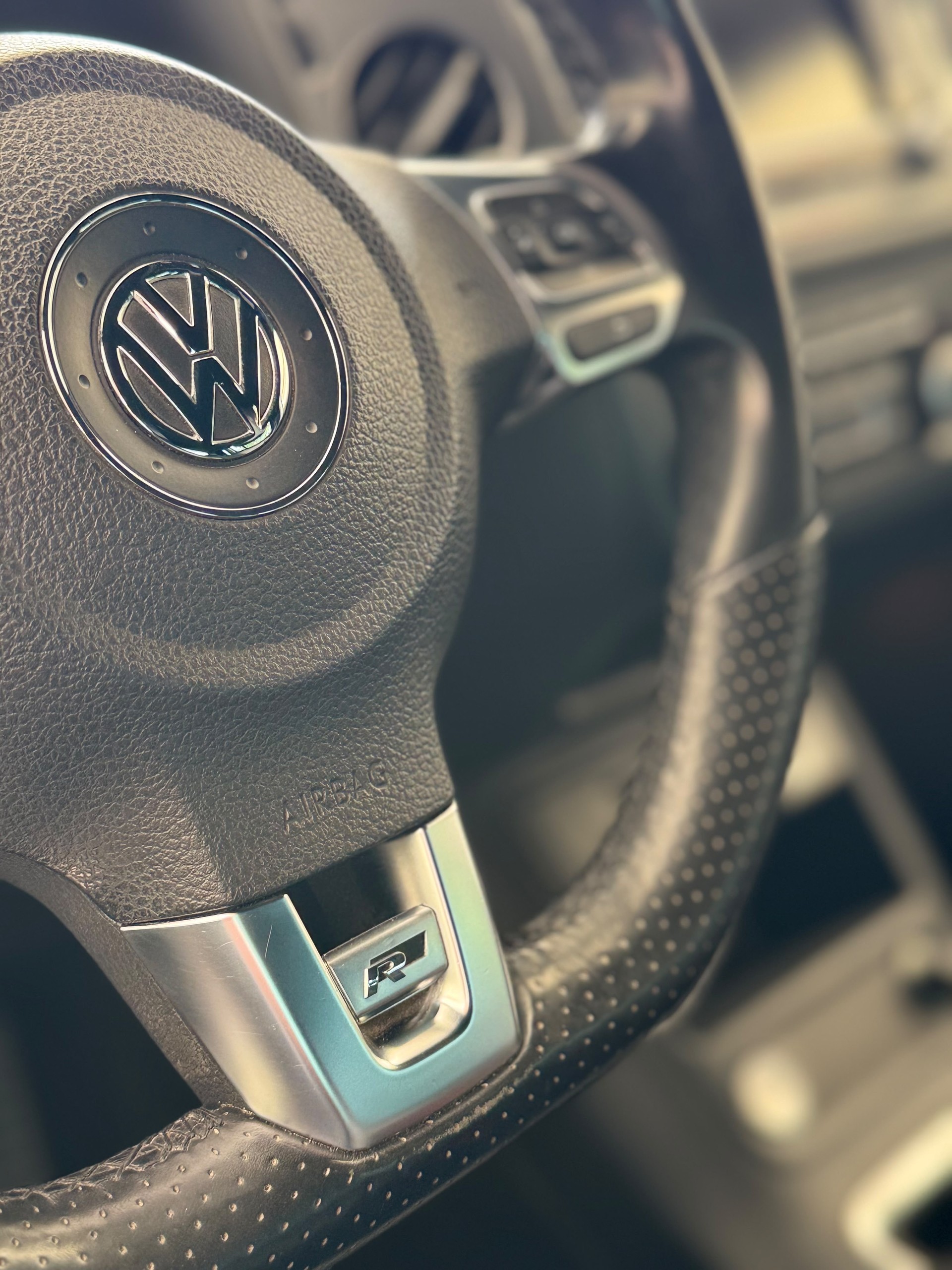 VW Tiguan 2.0 TSI R-Line Design 4Motion-image-10