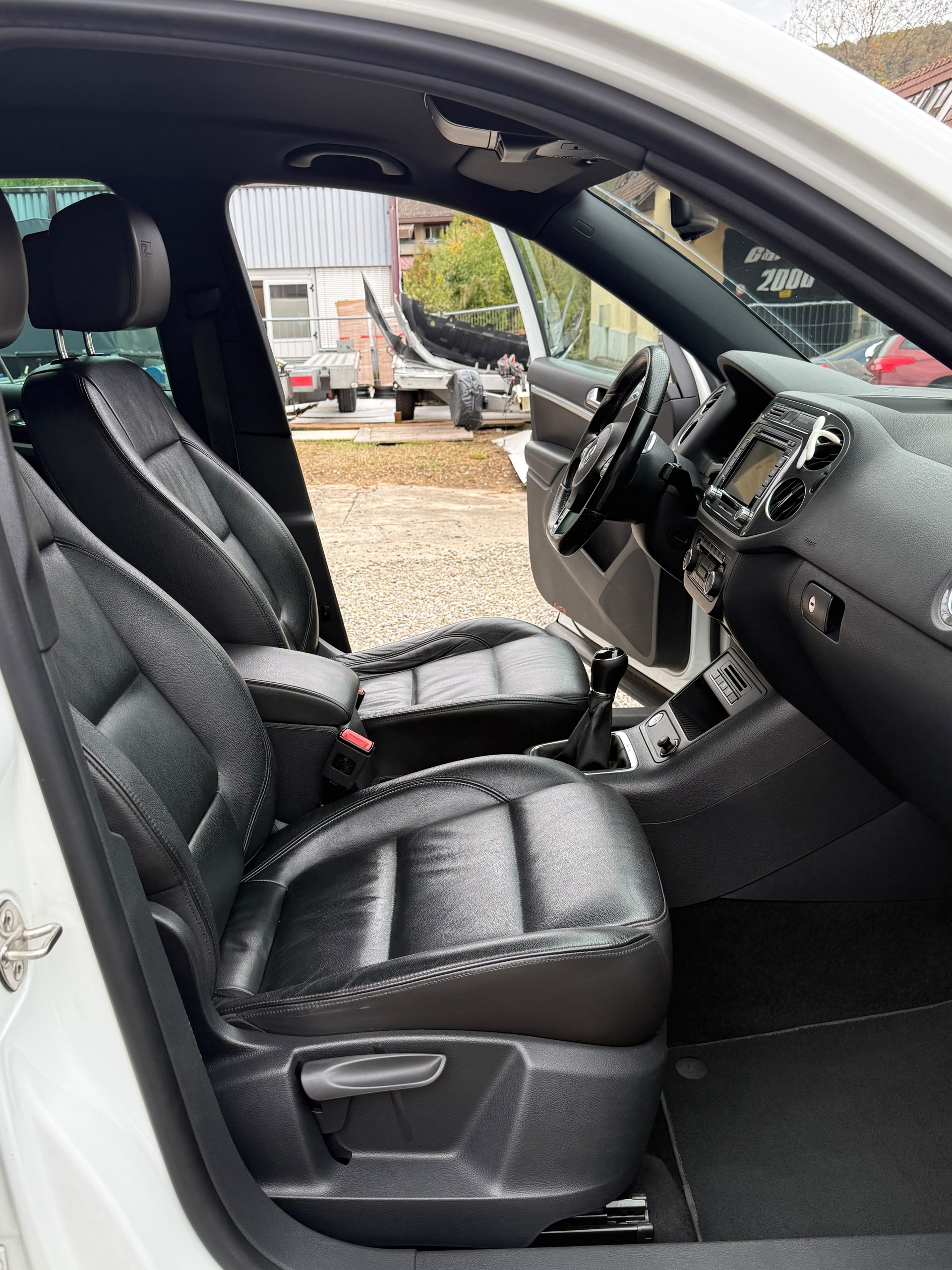 VW Tiguan 2.0 TSI R-Line Design 4Motion-image-9