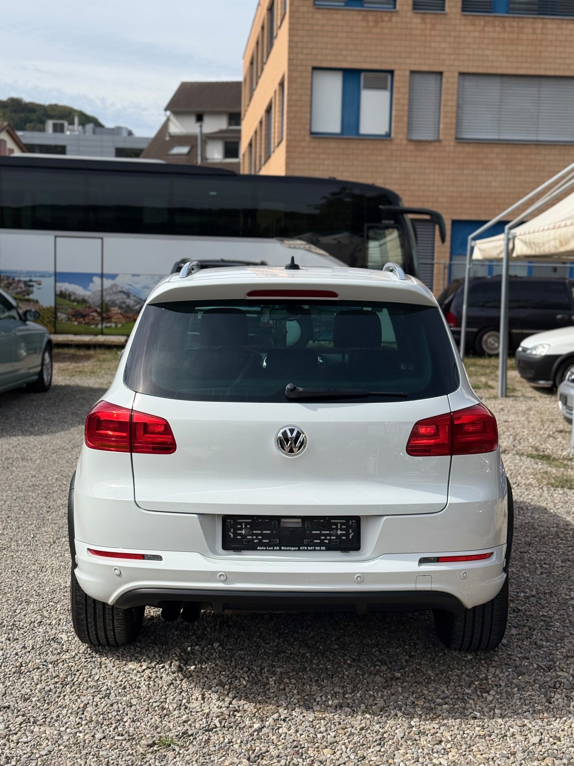 VW Tiguan 2.0 TSI R-Line Design 4Motion-image-4