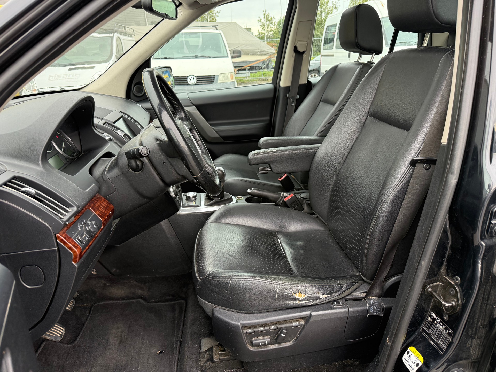 LAND ROVER Freelander 2.2 TD4 HSE-image-13