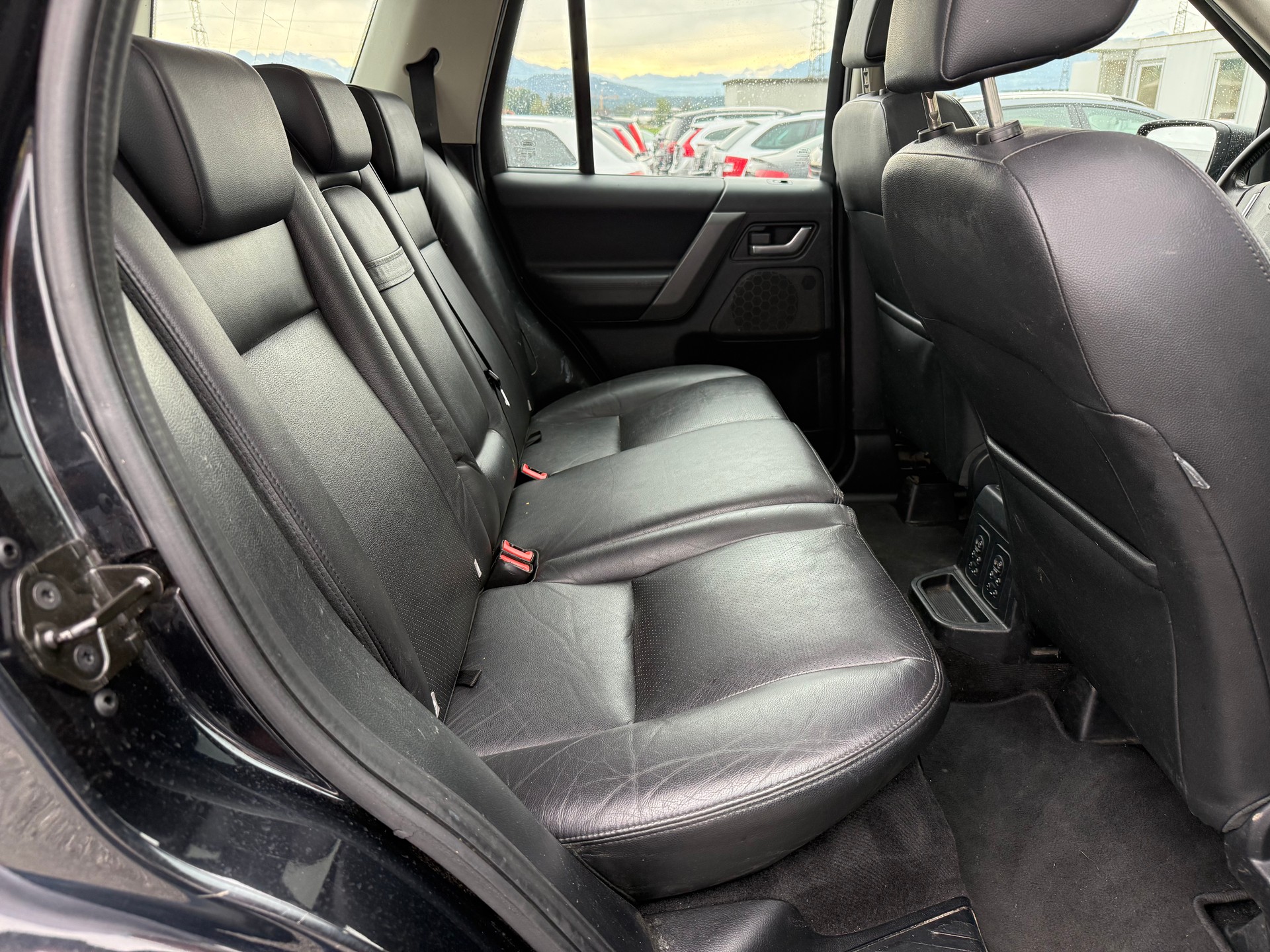 LAND ROVER Freelander 2.2 TD4 HSE-image-10