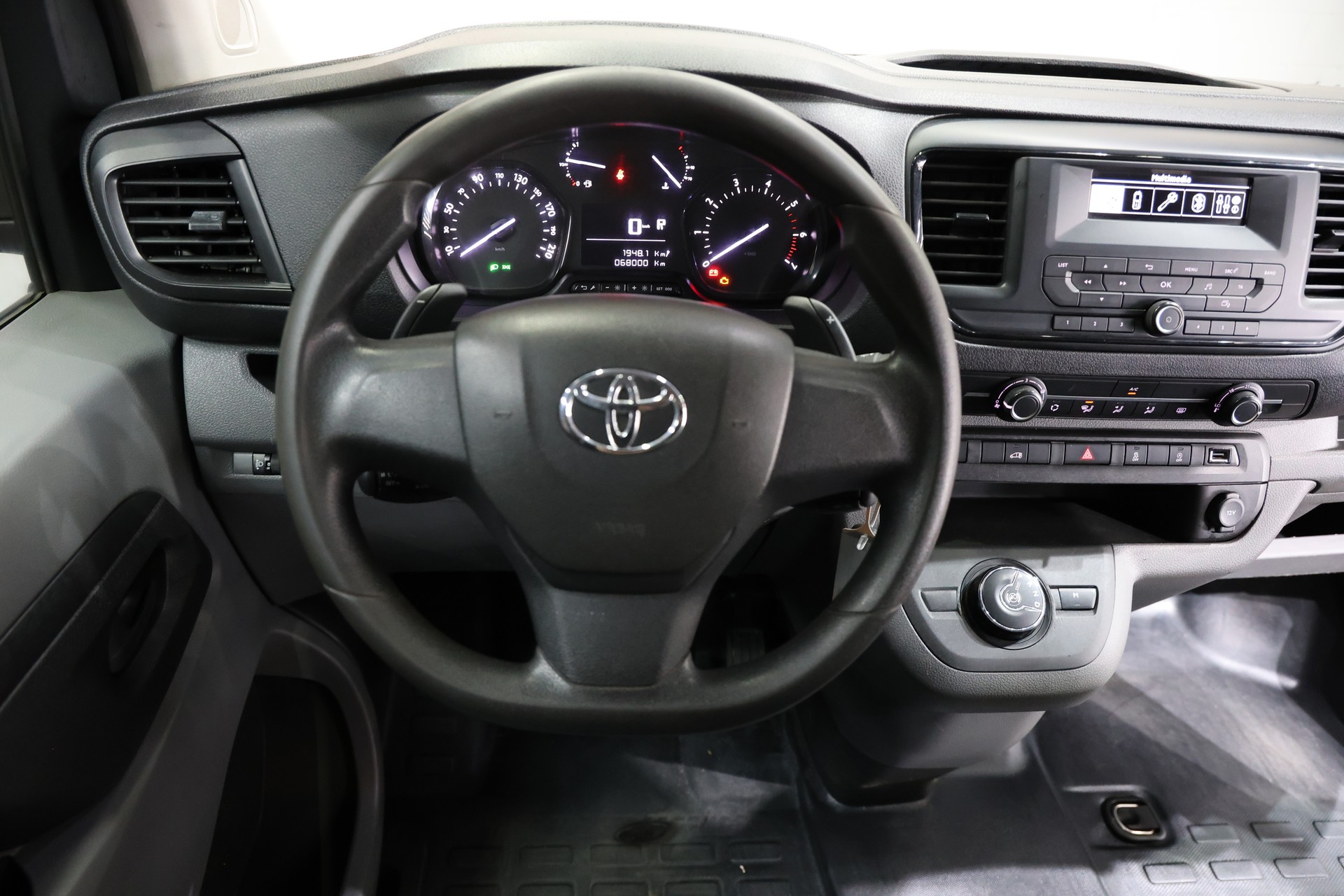 TOYOTA Proace 2.0D Panel Van L2 Terra A-image-5