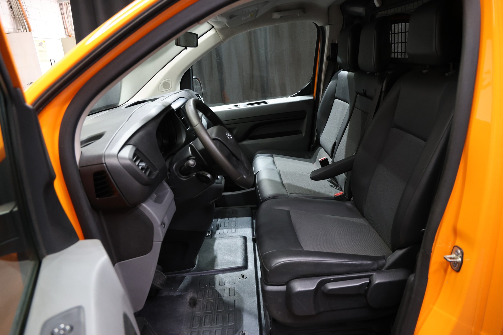 TOYOTA Proace 2.0D Panel Van L2 Terra A-image-7