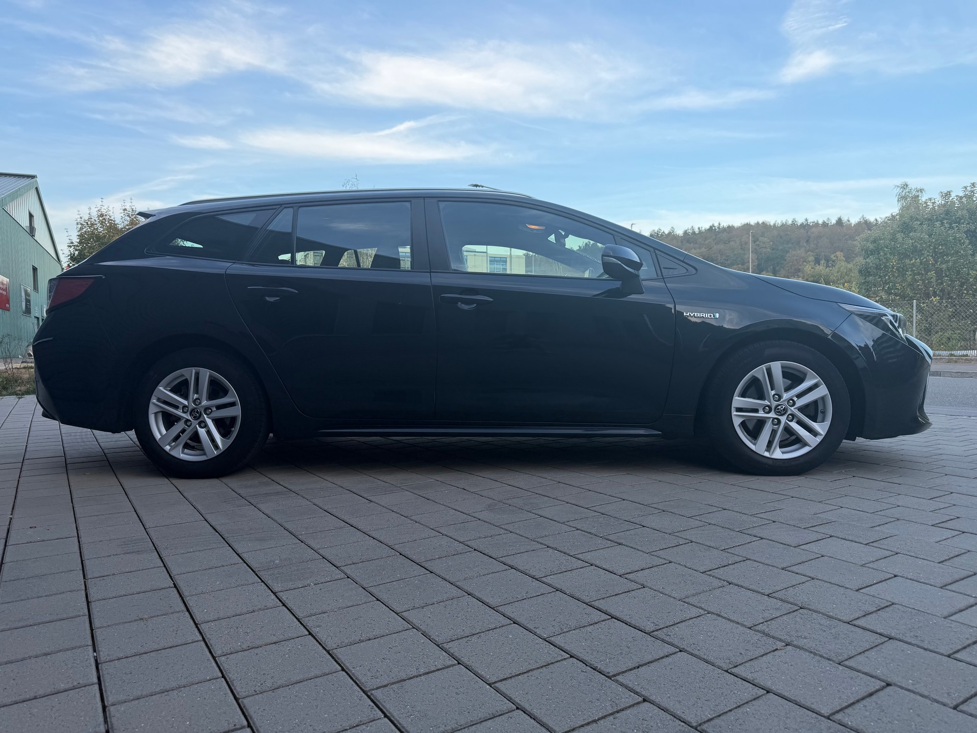 TOYOTA Corolla 2.0 HSD Style e-CVT-image-2