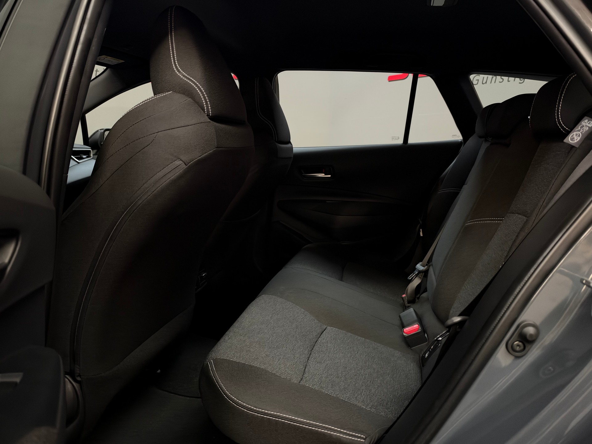 TOYOTA Corolla Touring Sports 1.8 HSD Comfort e-CVT-image-12