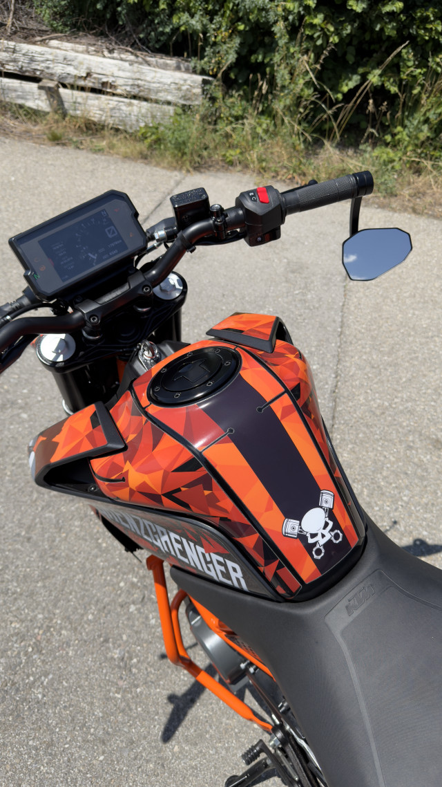 KTM 125 Duke-image-6