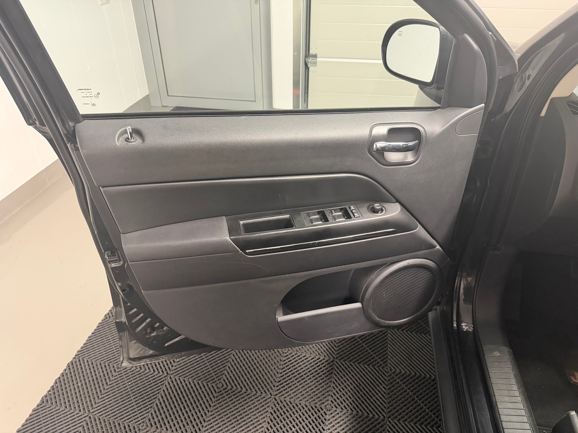 JEEP Compass 2.4 Limited CVT Frisch ab MFK-image-12