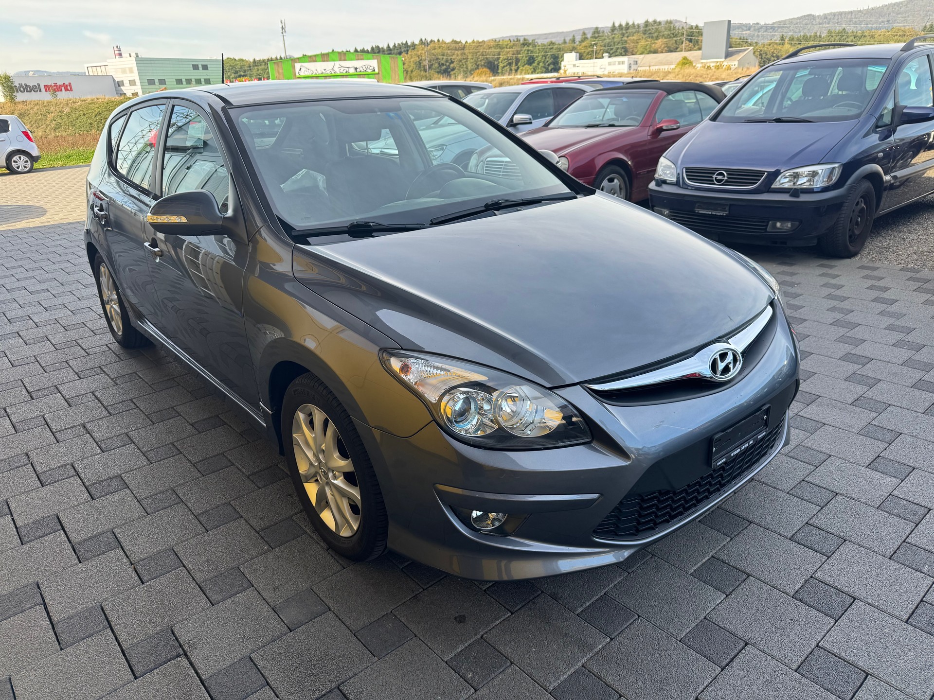 HYUNDAI i30 1.6 CRDi Swiss Plus Edition Automatic-image-2