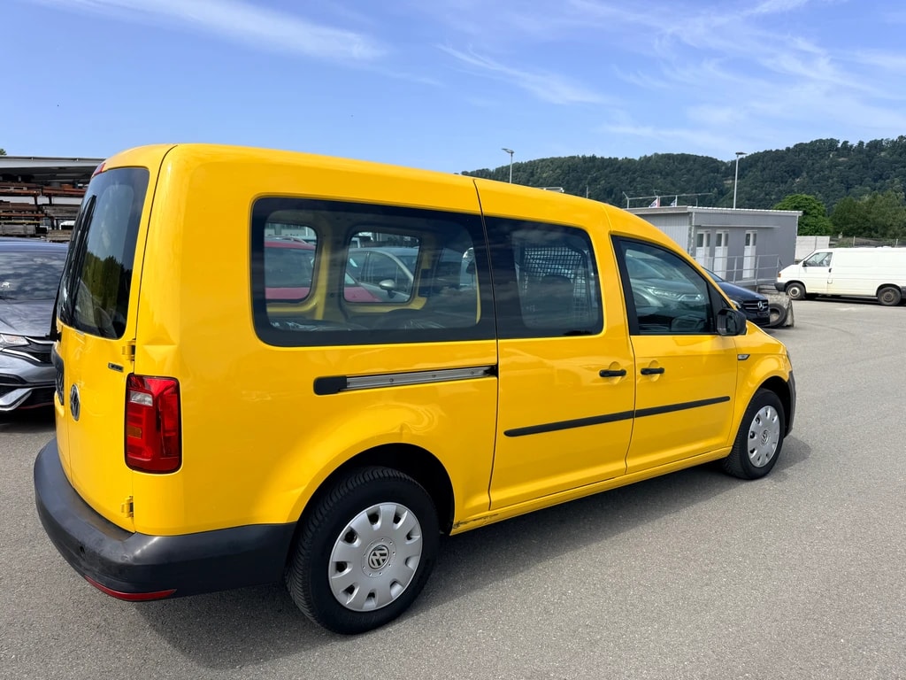 VW Caddy Maxi 2.0TDI 4Motion BlueMotion Technology-image-8