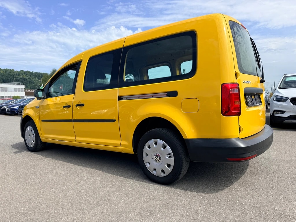 VW Caddy Maxi 2.0TDI 4Motion BlueMotion Technology-image-5