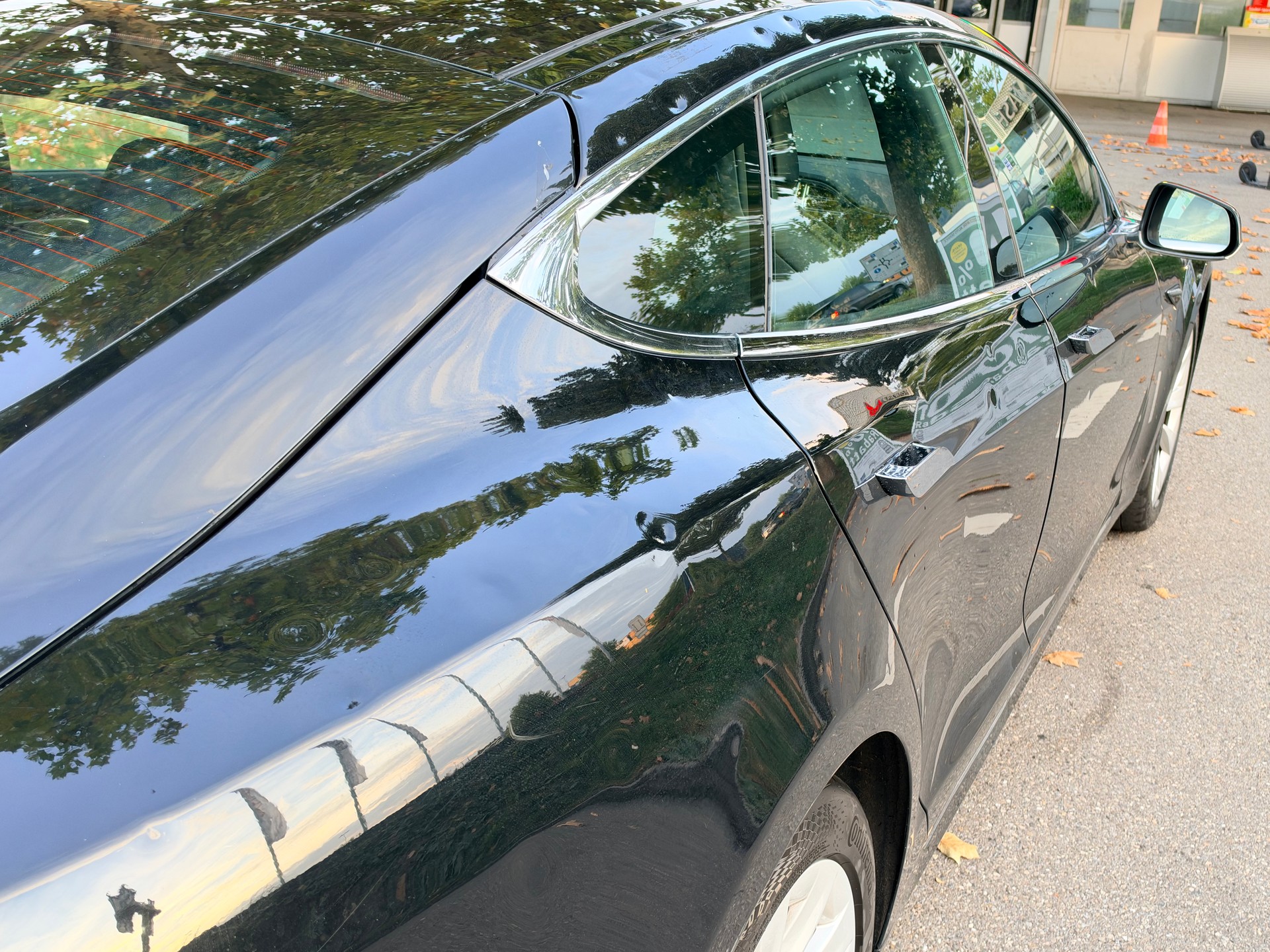 TESLA Model S 75 D FACELIFT-image-10
