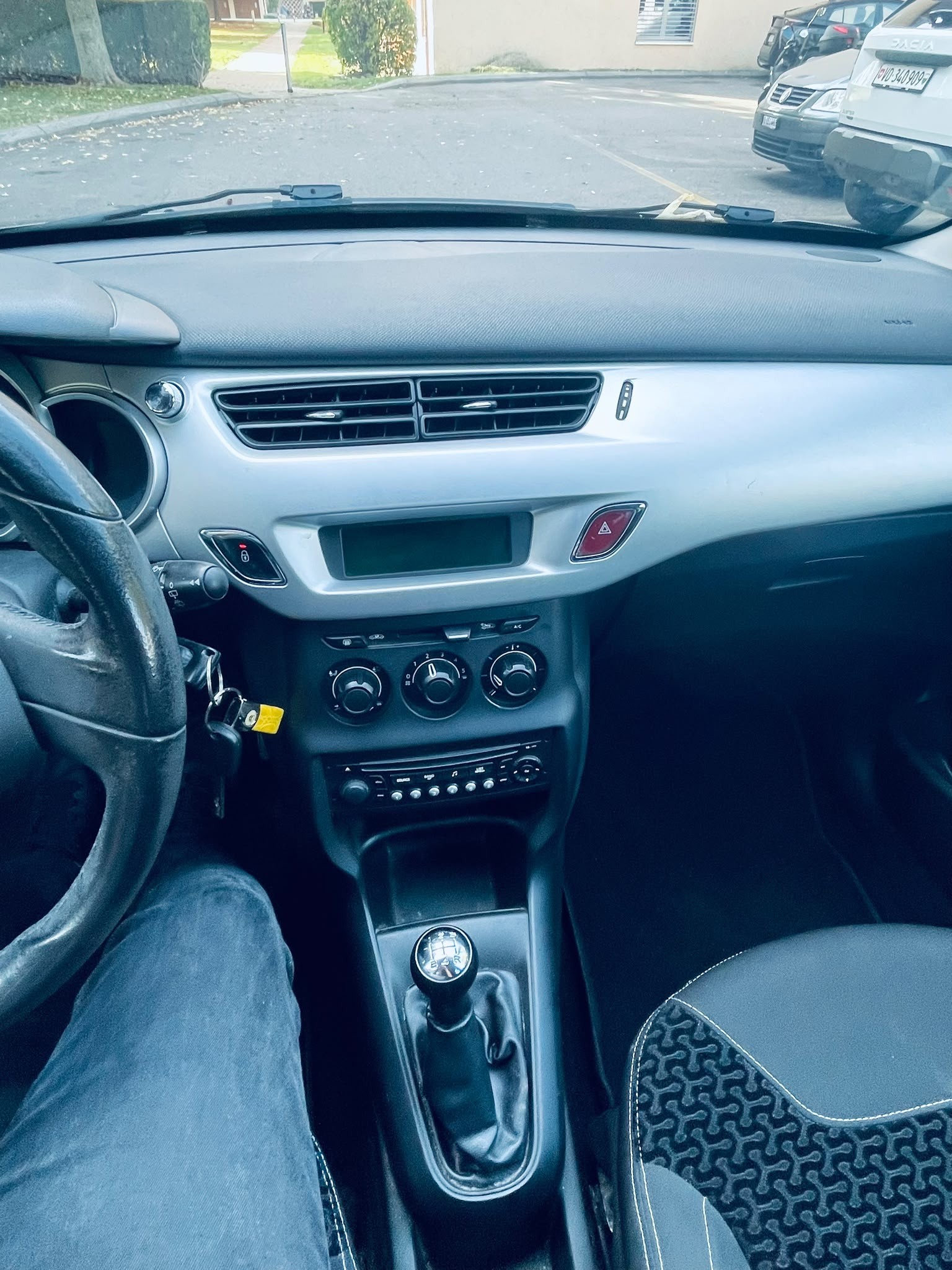 CITROEN C3 1.4i 16V Chic-image-9