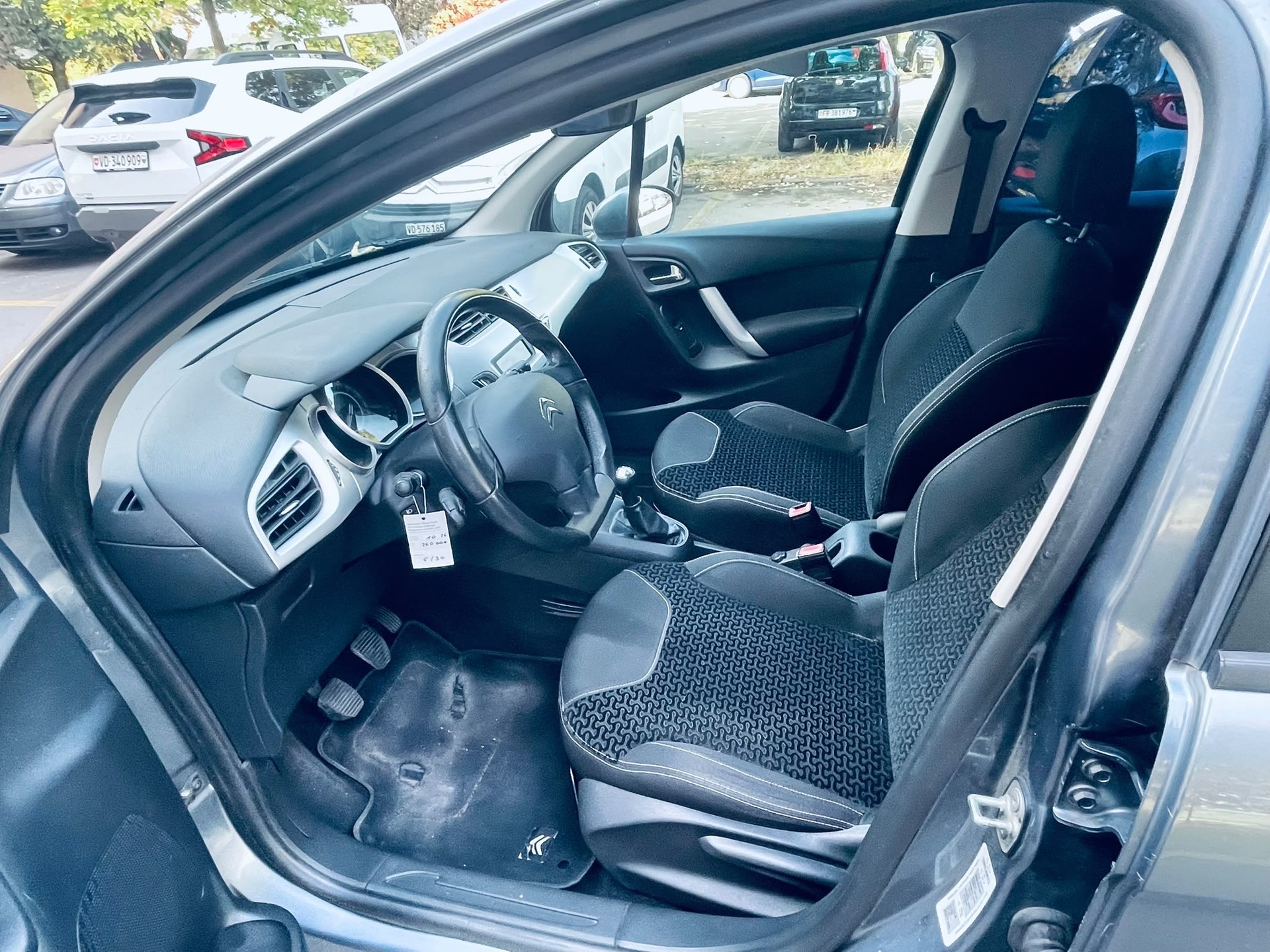 CITROEN C3 1.4i 16V Chic-image-10