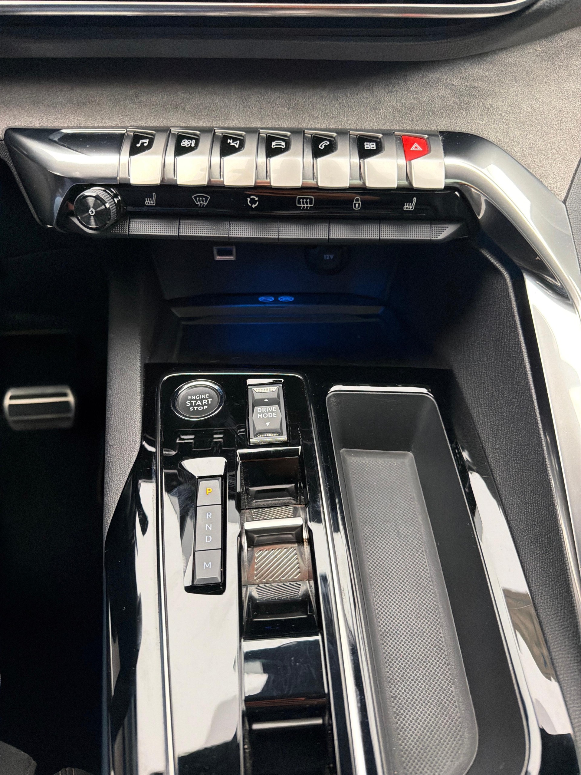 PEUGEOT 3008 1.2 PureTech GT-image-17