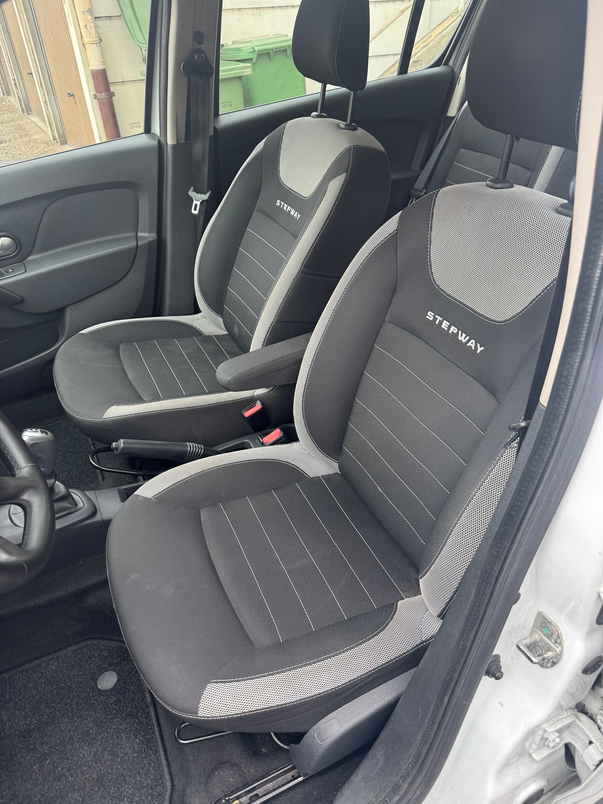 DACIA Sandero Tce 90 Stepway Lauréate Automatic-image-7
