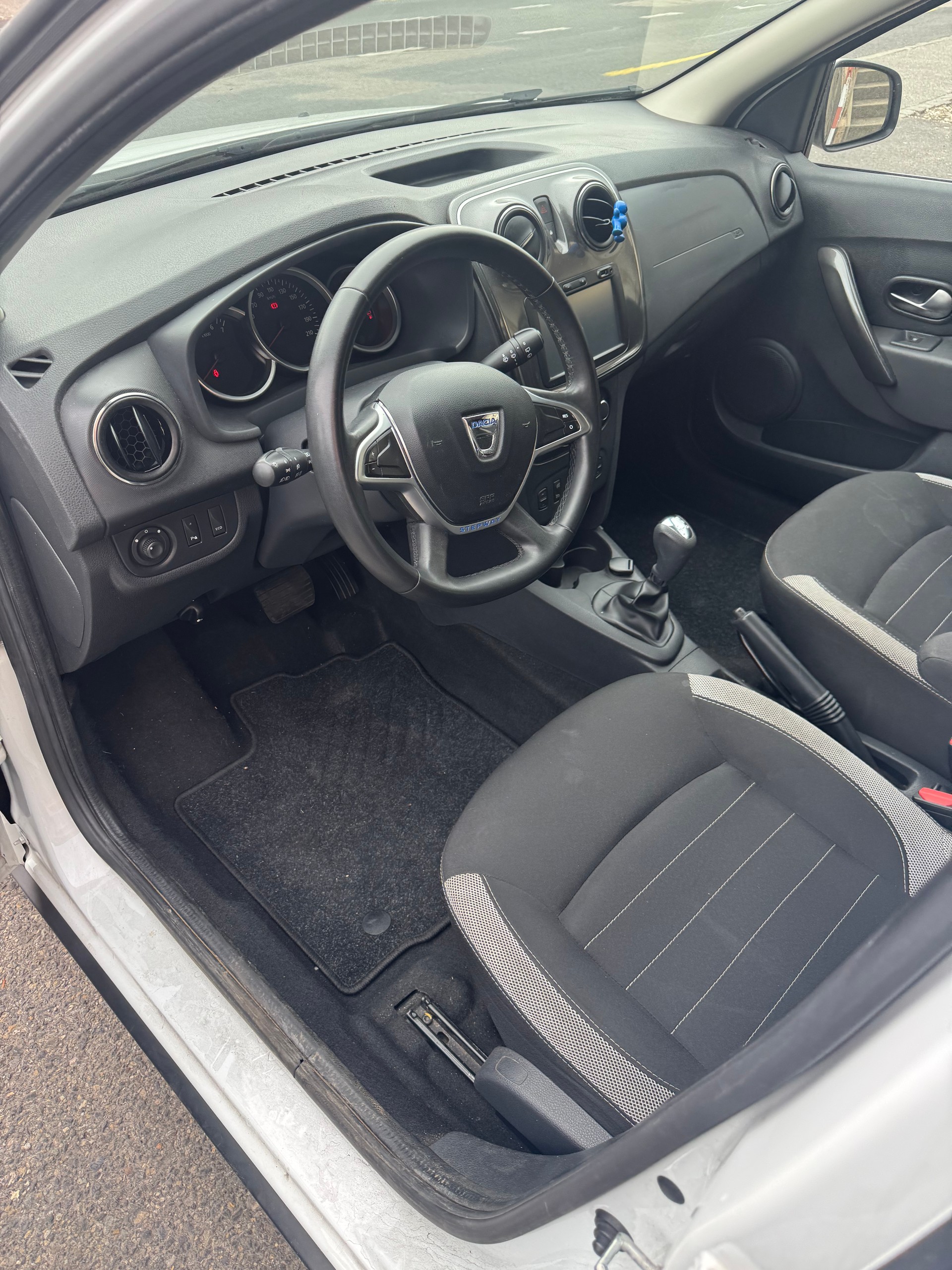 DACIA Sandero Tce 90 Stepway Lauréate Automatic-image-6