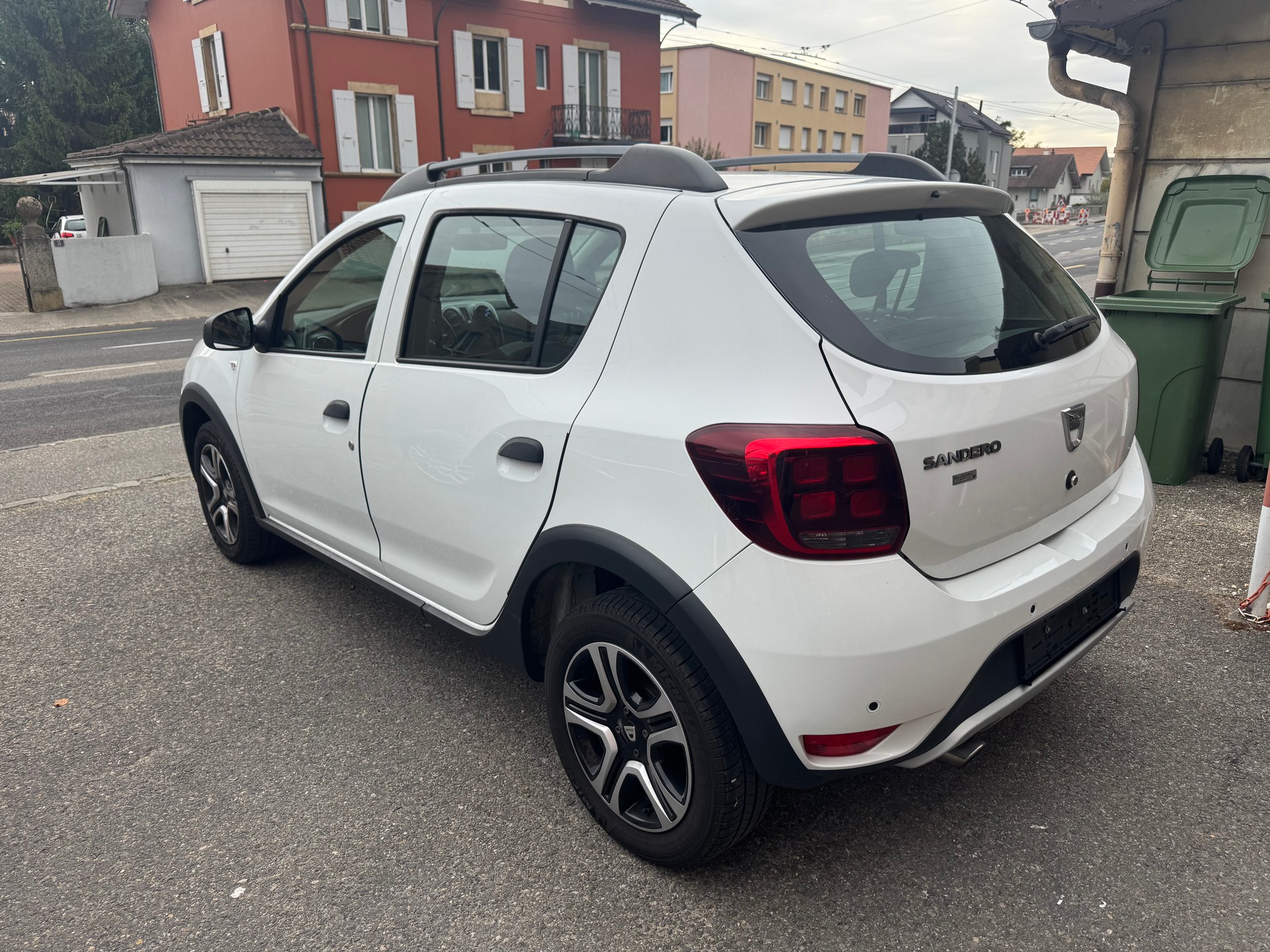 DACIA Sandero Tce 90 Stepway Lauréate Automatic-image-3