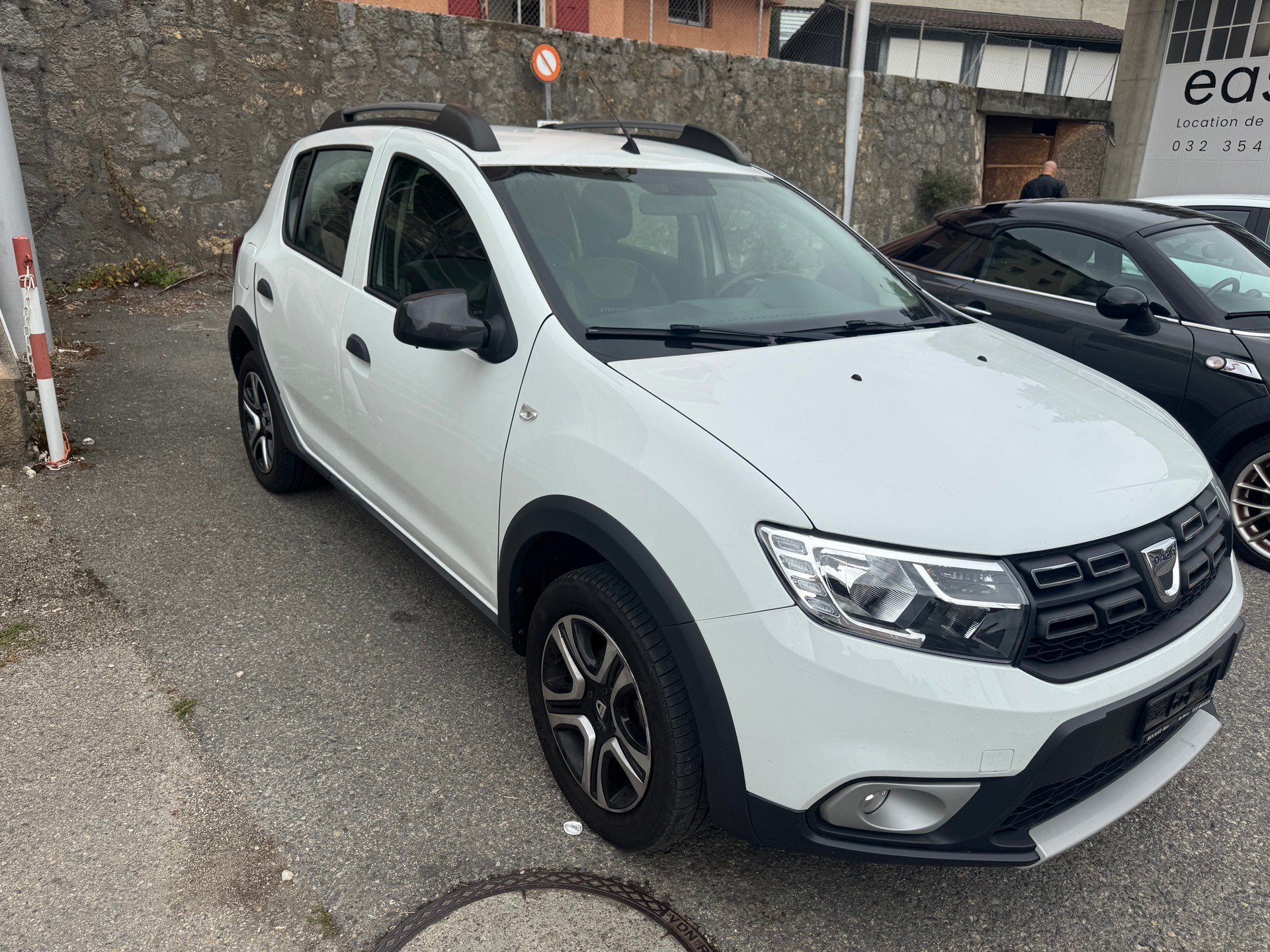 DACIA Sandero Tce 90 Stepway Lauréate Automatic-image-1