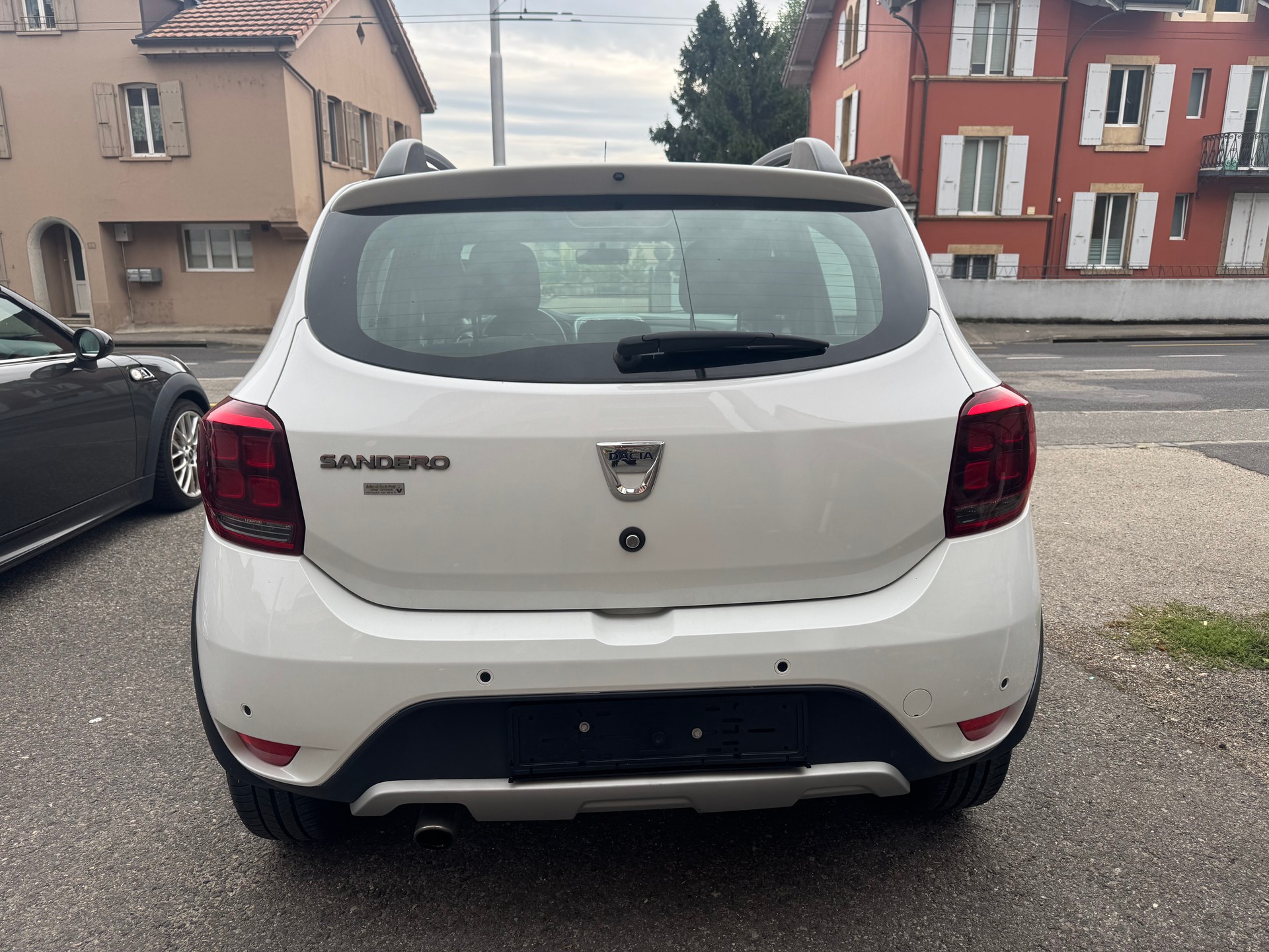 DACIA Sandero Tce 90 Stepway Lauréate Automatic-image-4