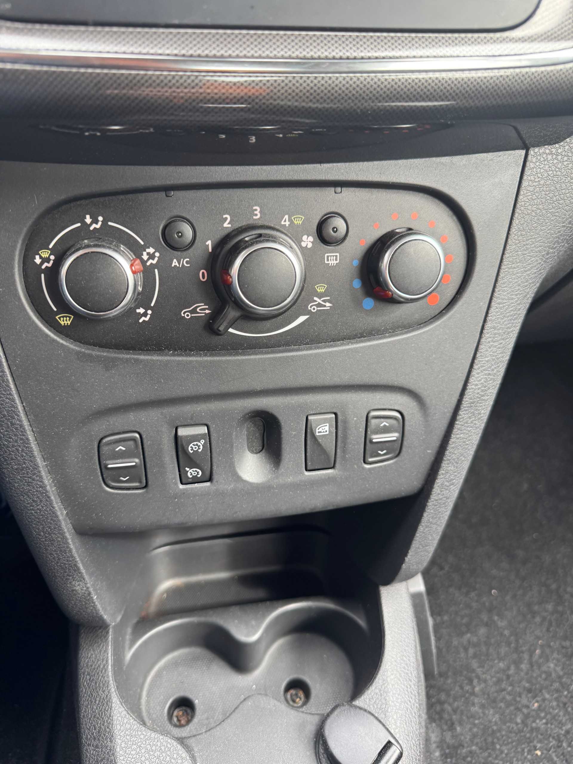 DACIA Sandero Tce 90 Stepway Lauréate Automatic-image-9