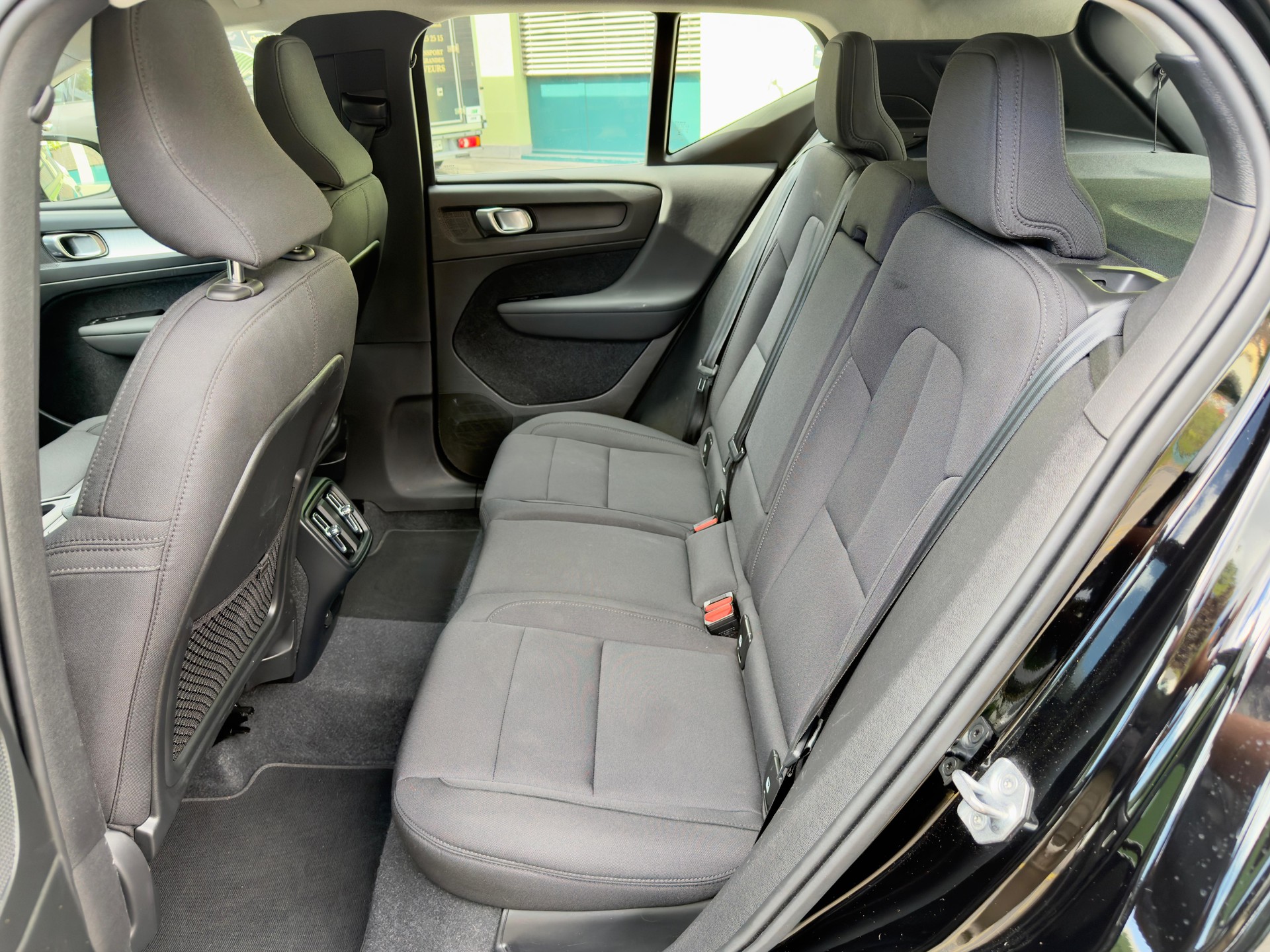 VOLVO XC40 T2 Momentum Geartronic-image-13