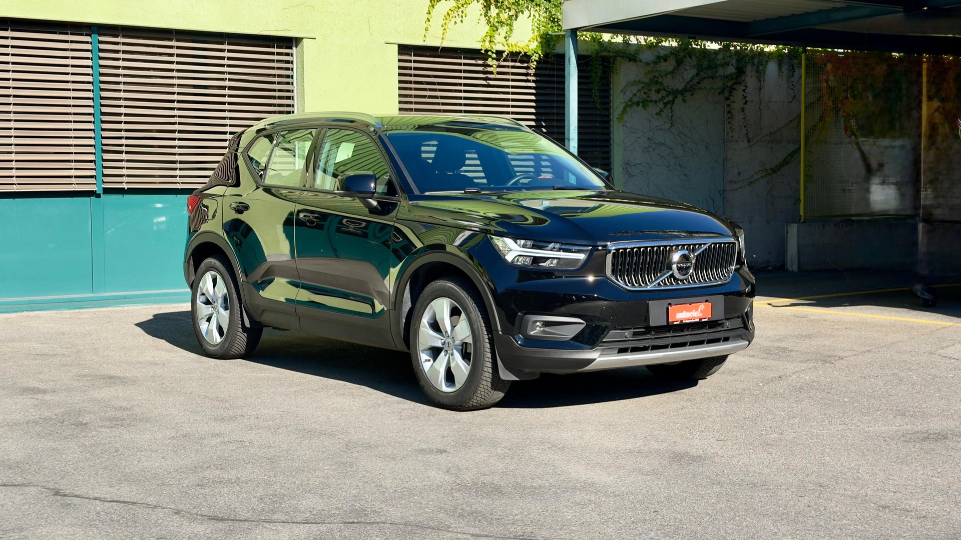 VOLVO XC40 T2 Momentum Geartronic-image-6