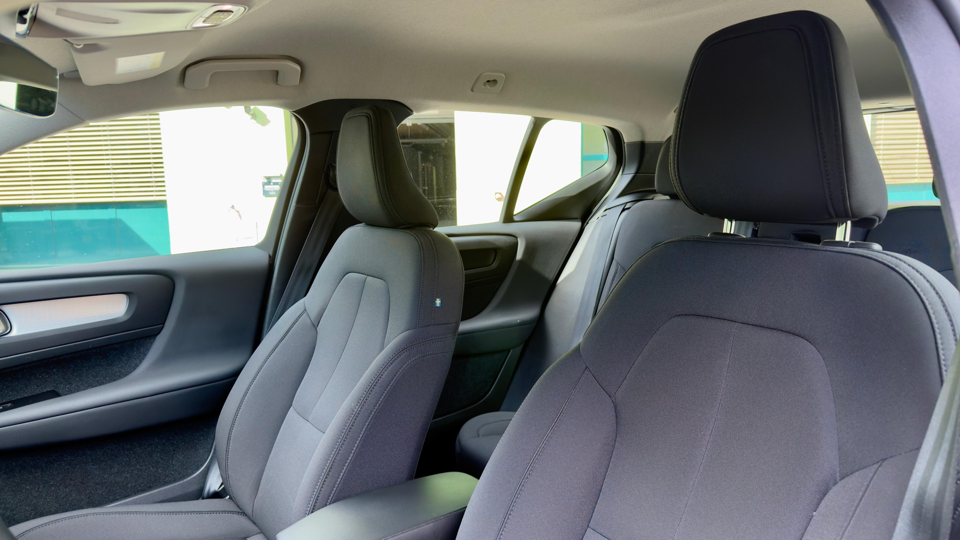 VOLVO XC40 T2 Momentum Geartronic-image-11