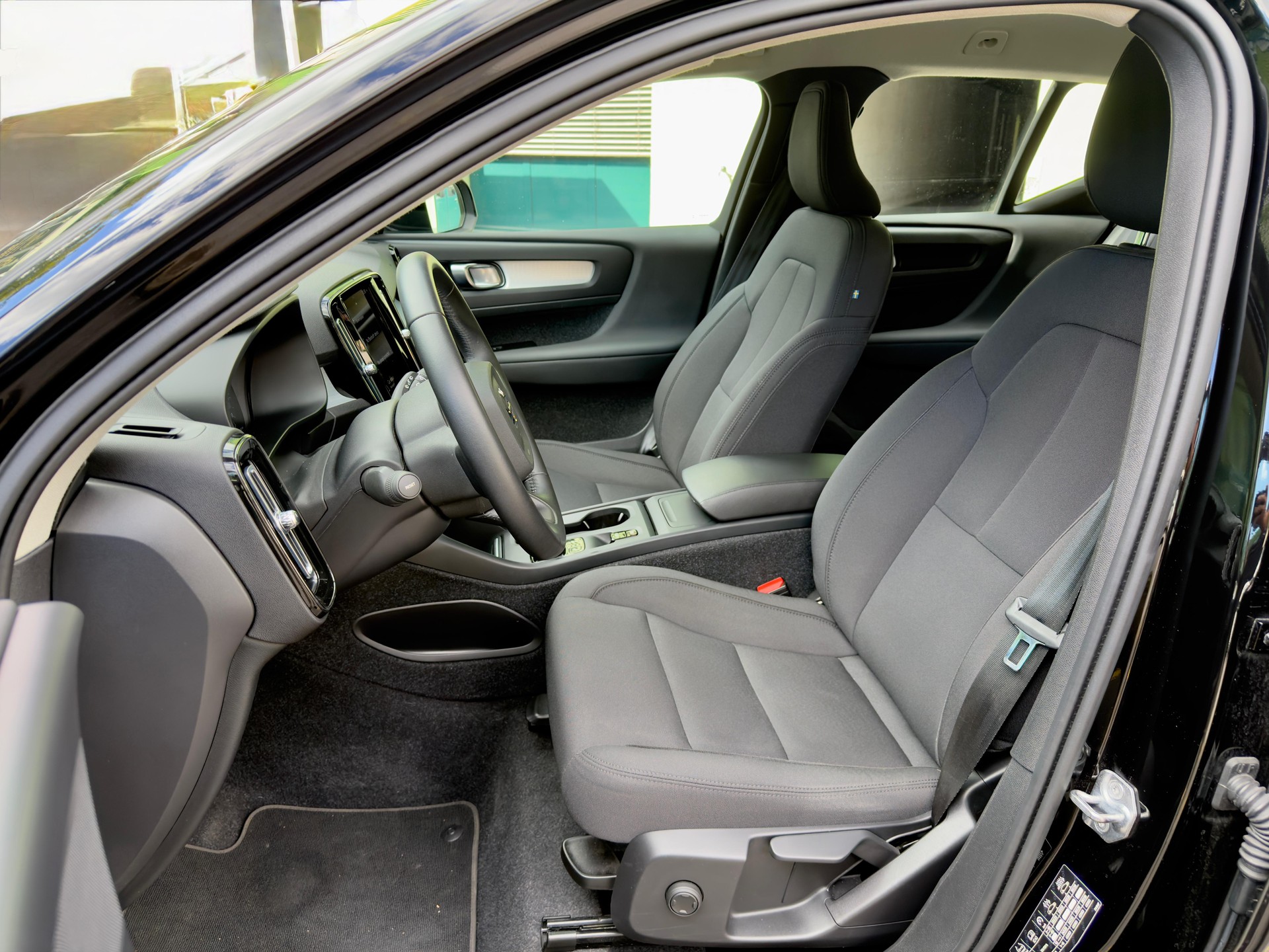 VOLVO XC40 T2 Momentum Geartronic-image-12