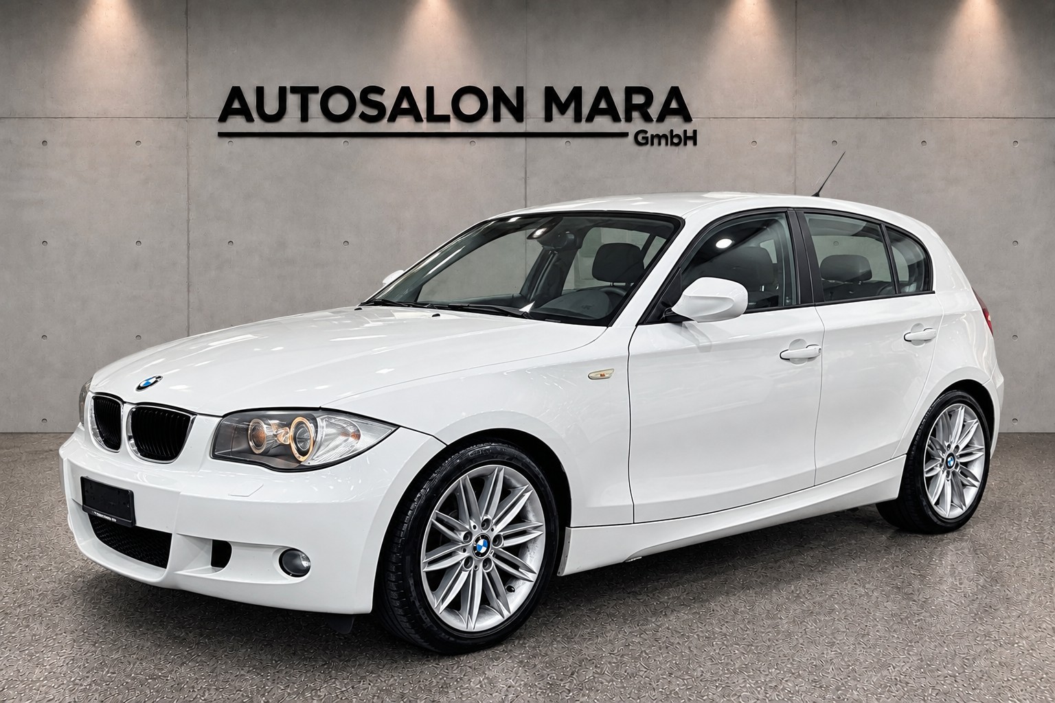 BMW 118i Dynamic Edition M- Paket-image-0