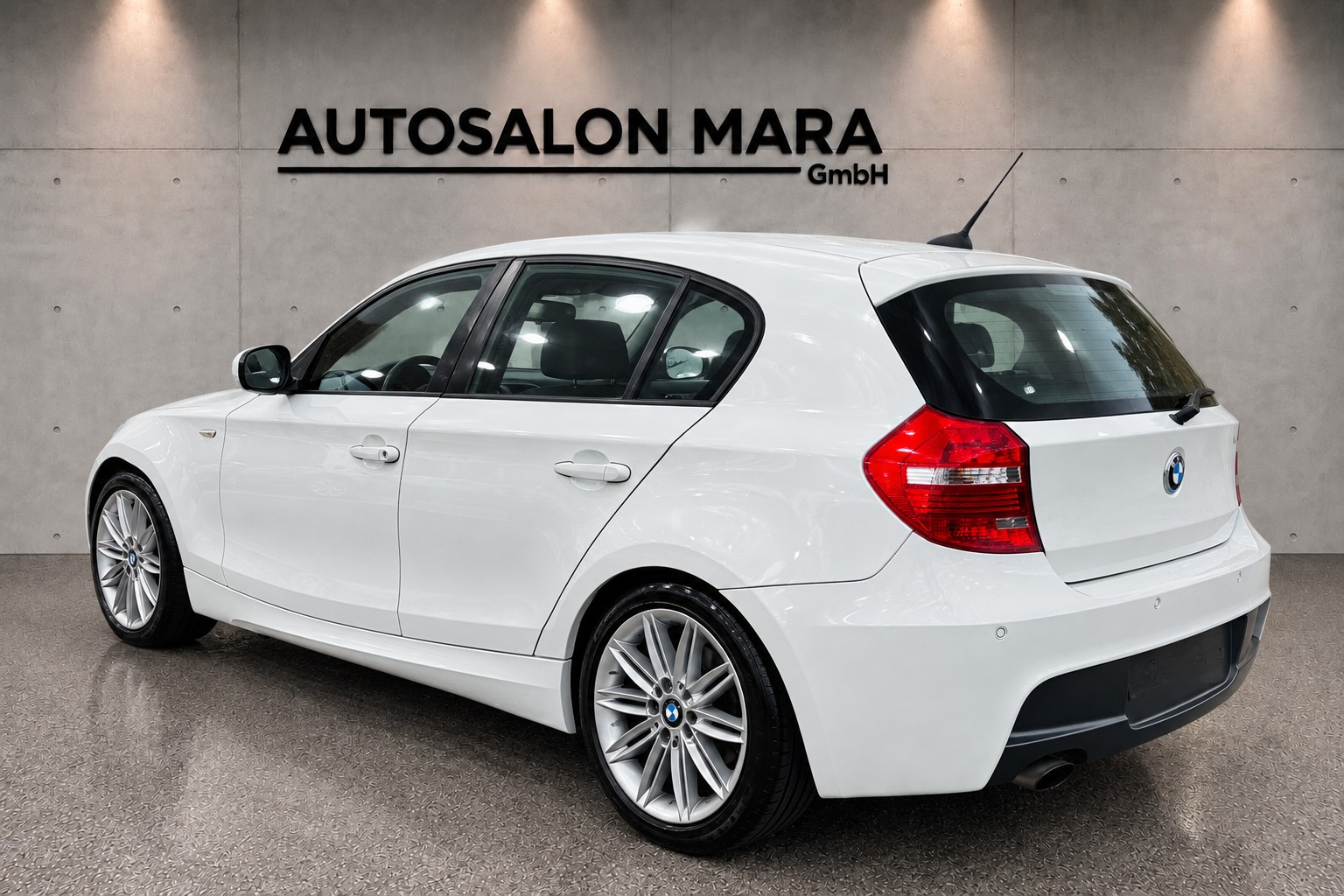 BMW 118i Dynamic Edition M- Paket-image-3