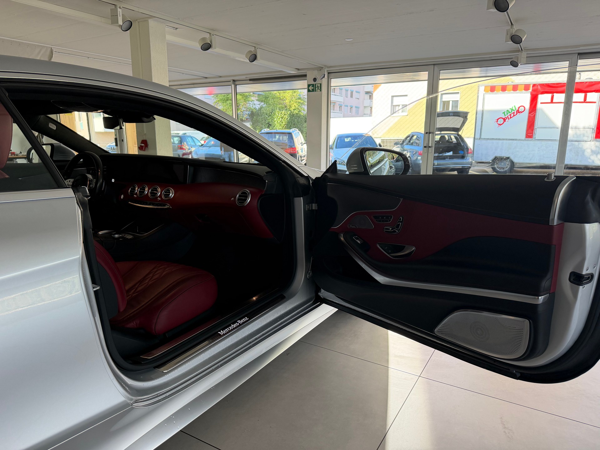 MERCEDES-BENZ S 560 4Matic 9G-Tronic-image-11