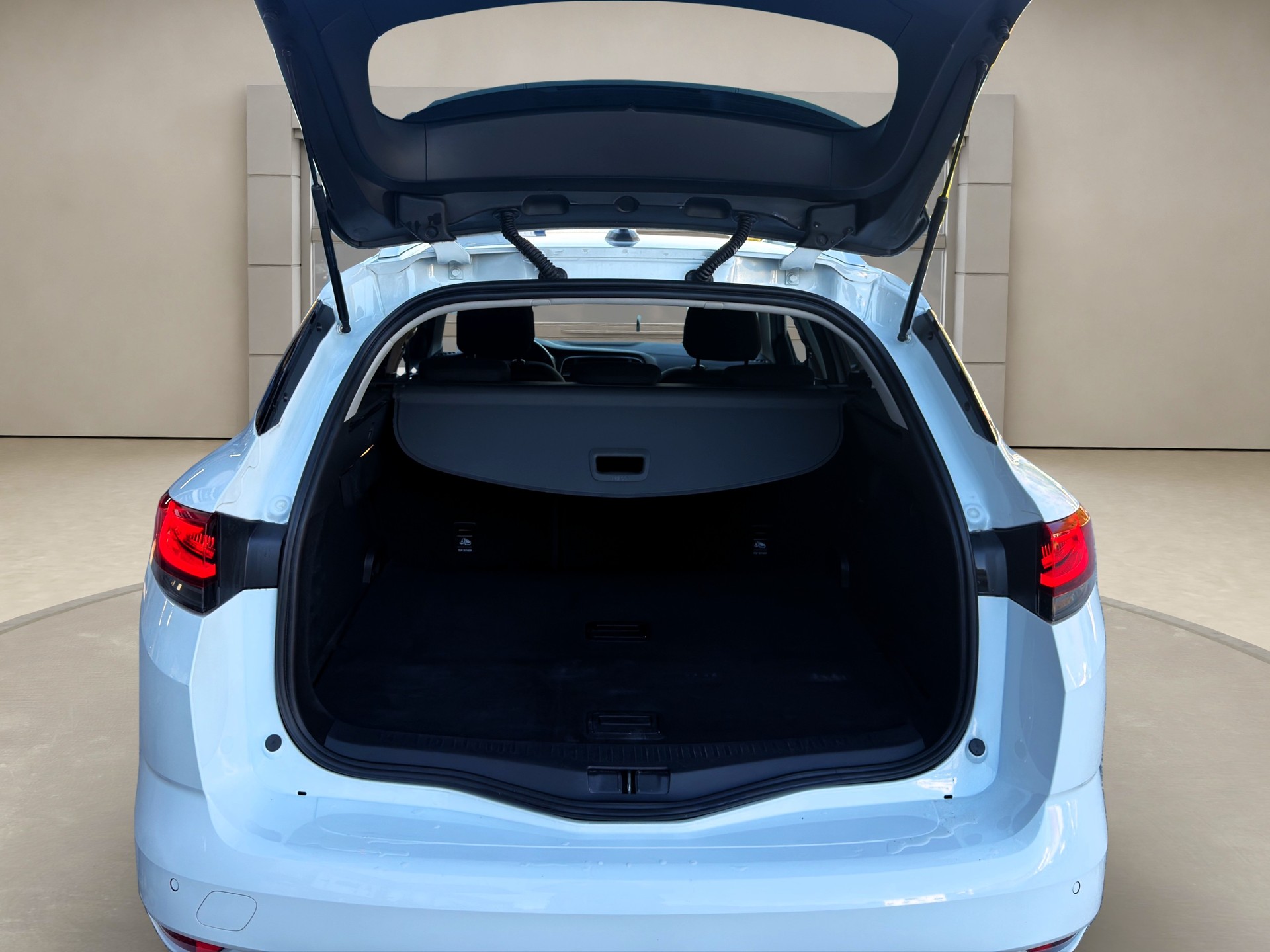 RENAULT Mégane Grandtour 1.5 dCi Business EDC ✅CH-Fahrzeug aus 1. Hand & 8-fach bereift auf ALU✅-image-13