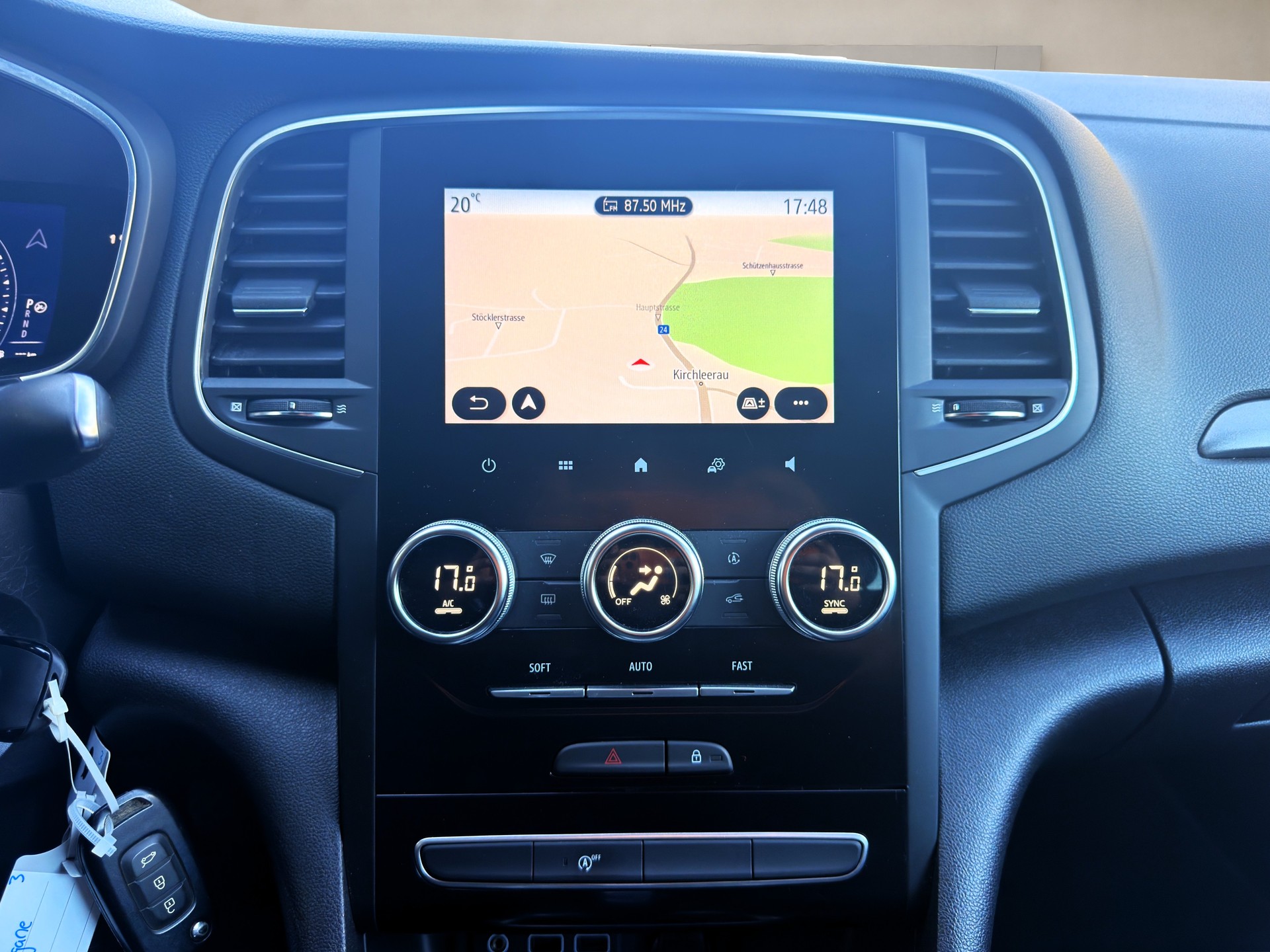 RENAULT Mégane Grandtour 1.5 dCi Business EDC ✅CH-Fahrzeug aus 1. Hand & 8-fach bereift auf ALU✅-image-10