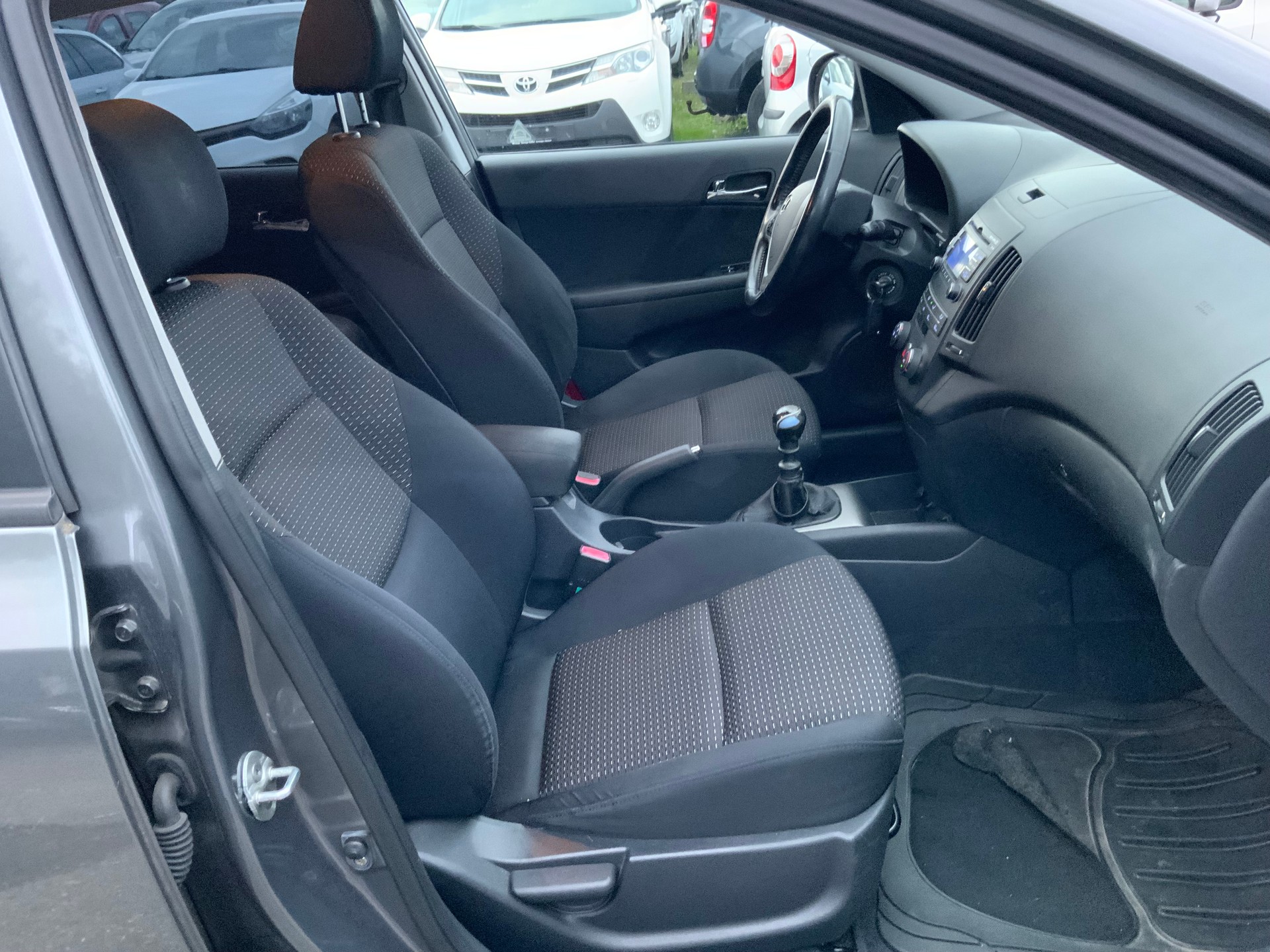 HYUNDAI i30 1.6 Style-image-11