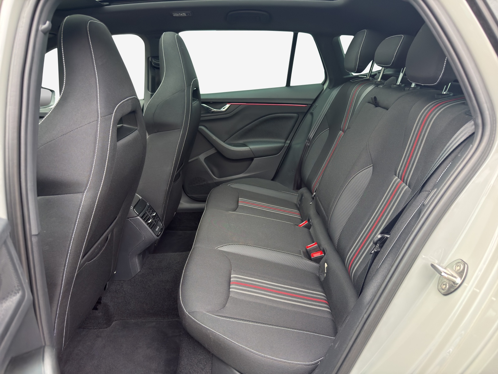 SKODA Scala 1.0 TSI Monte Carlo DSG-image-11