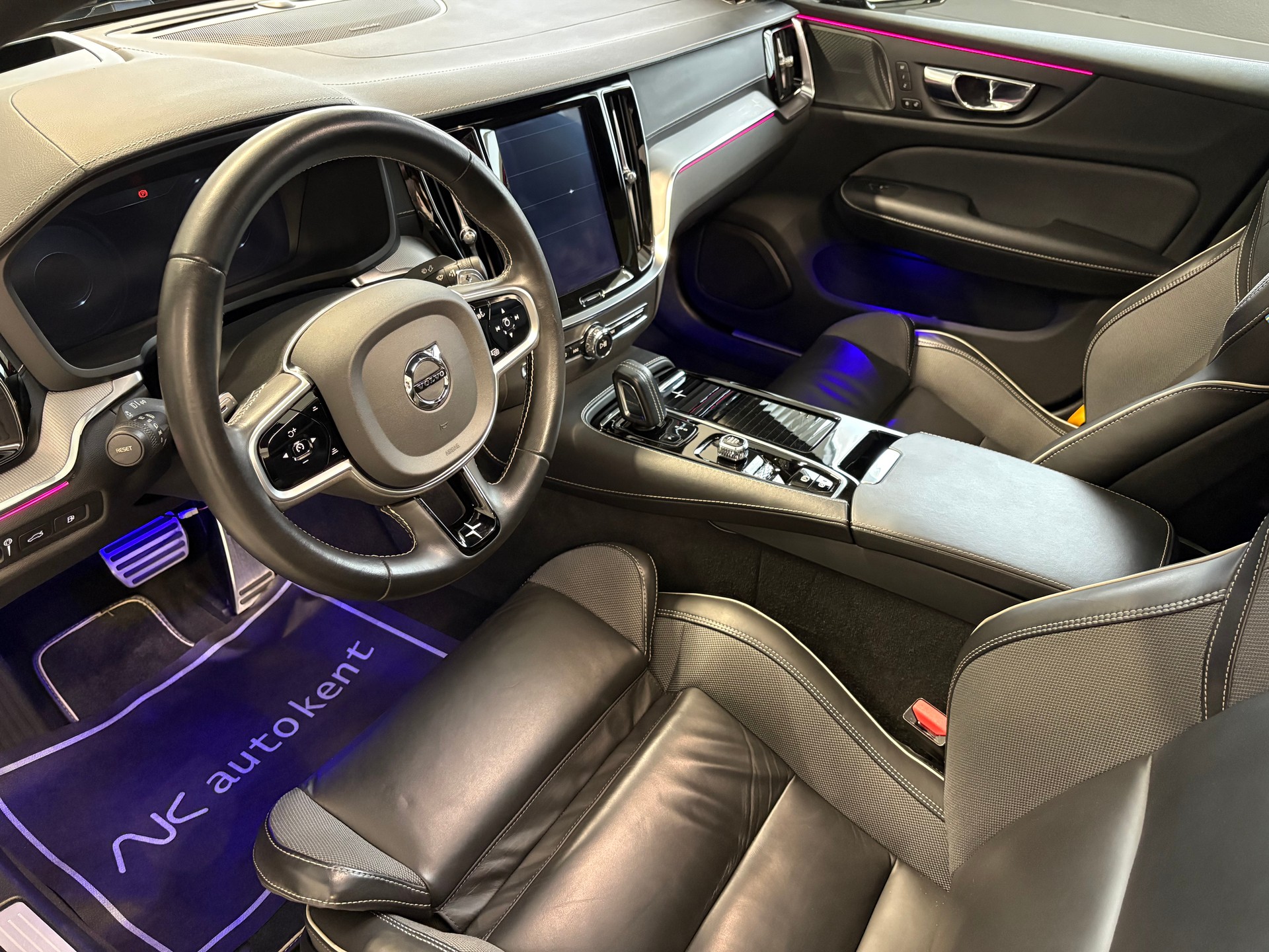 VOLVO S60 T8 e AWD Twin Engine Polestar Geartronic-image-7