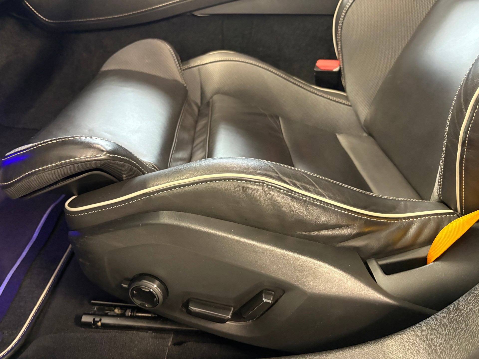 VOLVO S60 T8 e AWD Twin Engine Polestar Geartronic-image-13