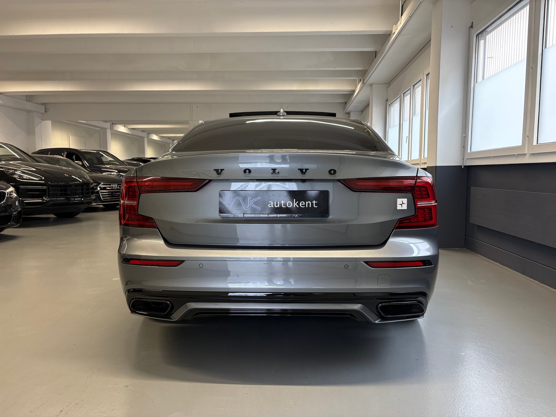 VOLVO S60 T8 e AWD Twin Engine Polestar Geartronic-image-4