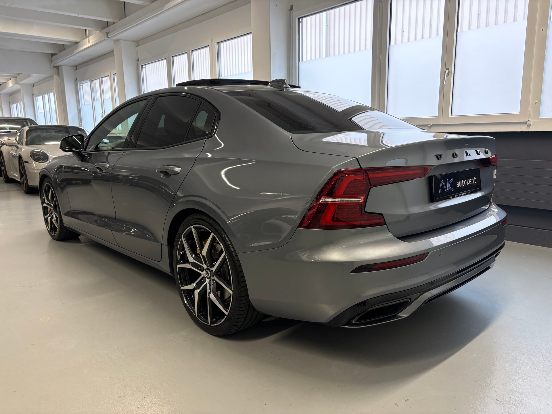 VOLVO S60 T8 e AWD Twin Engine Polestar Geartronic-showroom-element-3
