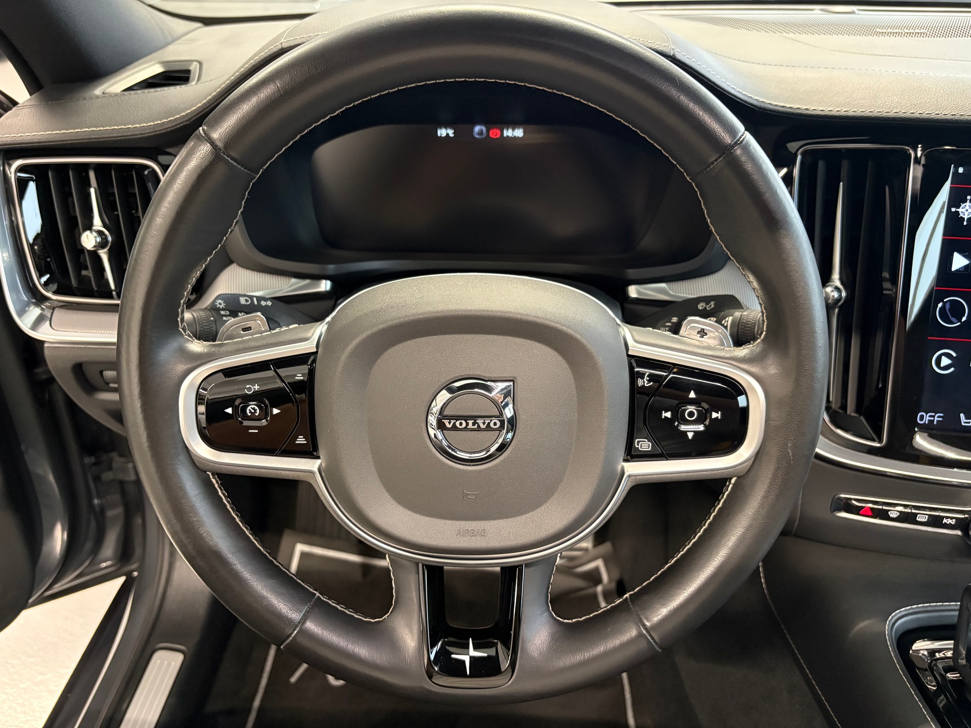 VOLVO S60 T8 e AWD Twin Engine Polestar Geartronic-image-8