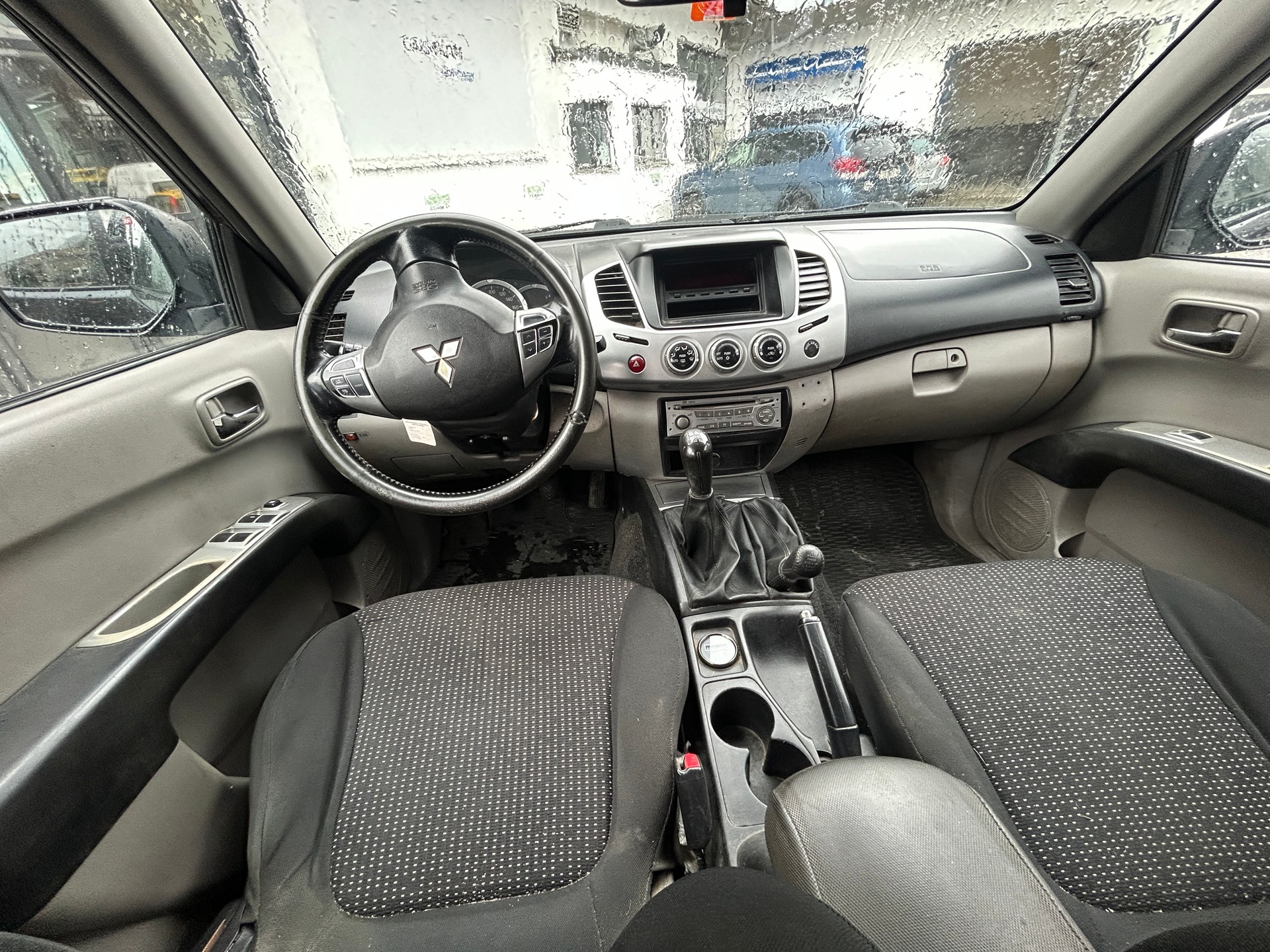 MITSUBISHI L 200 2.5DID HP Intense Double Cab-image-9