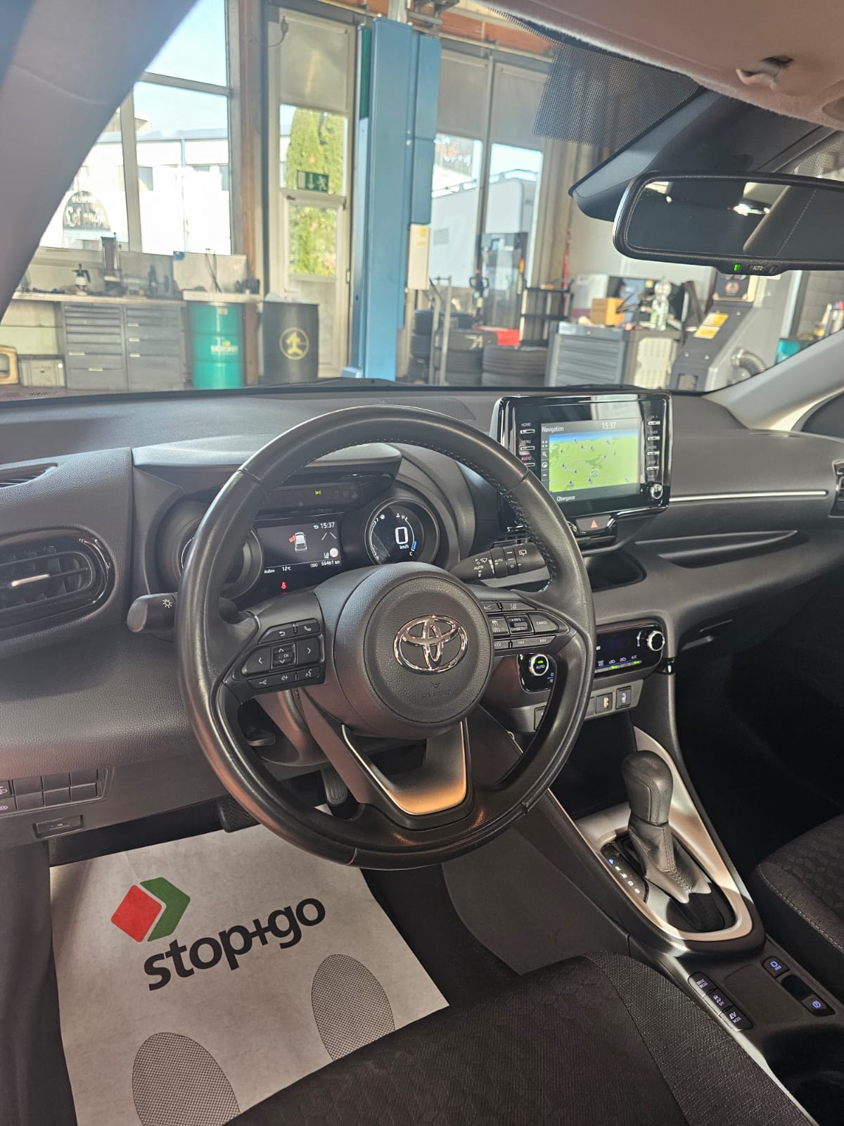 TOYOTA Yaris 1.5 Team Deutschland e-CVT-image-8
