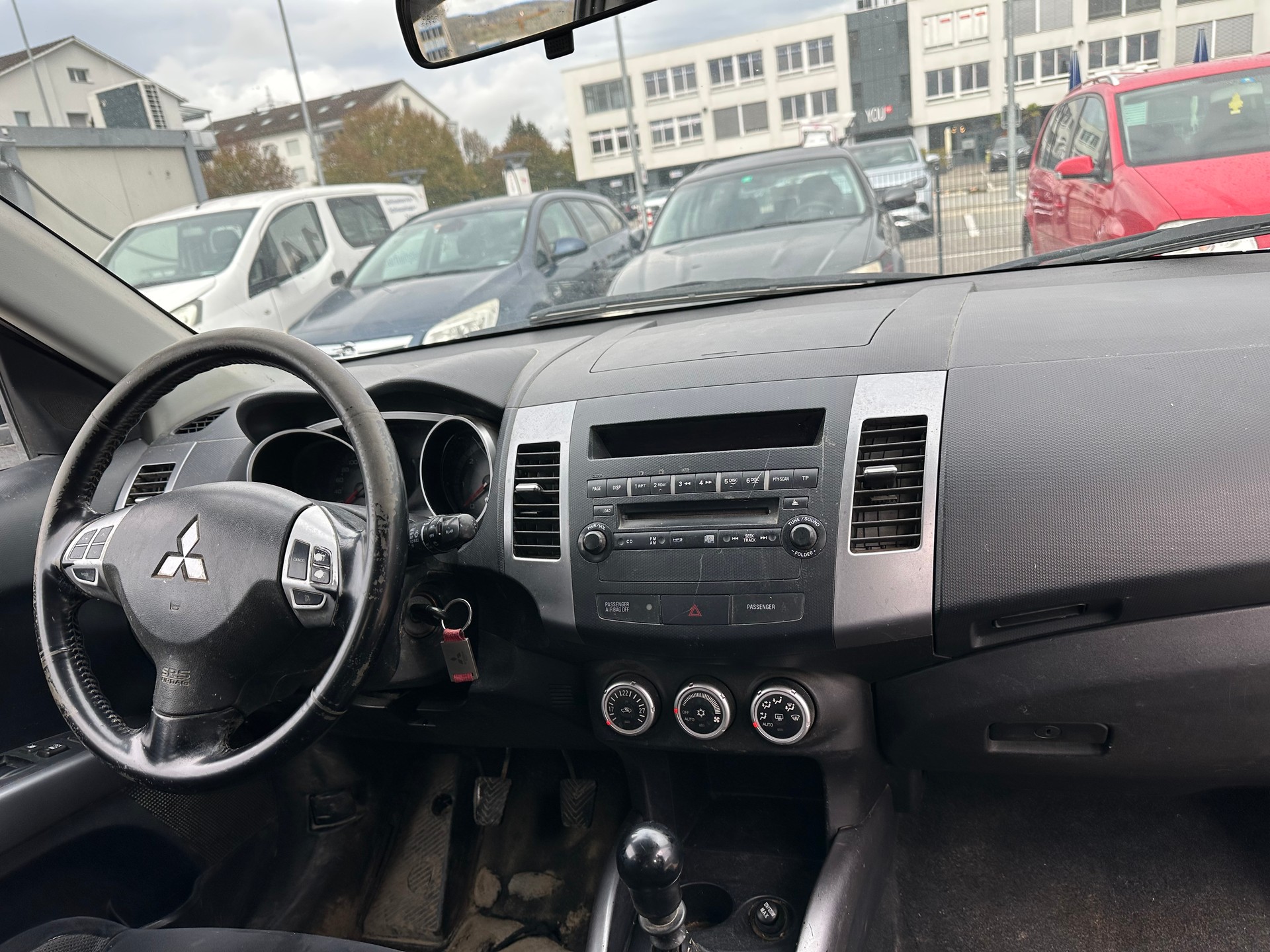 MITSUBISHI Outlander 2.0 DID Invite 4WD-image-5