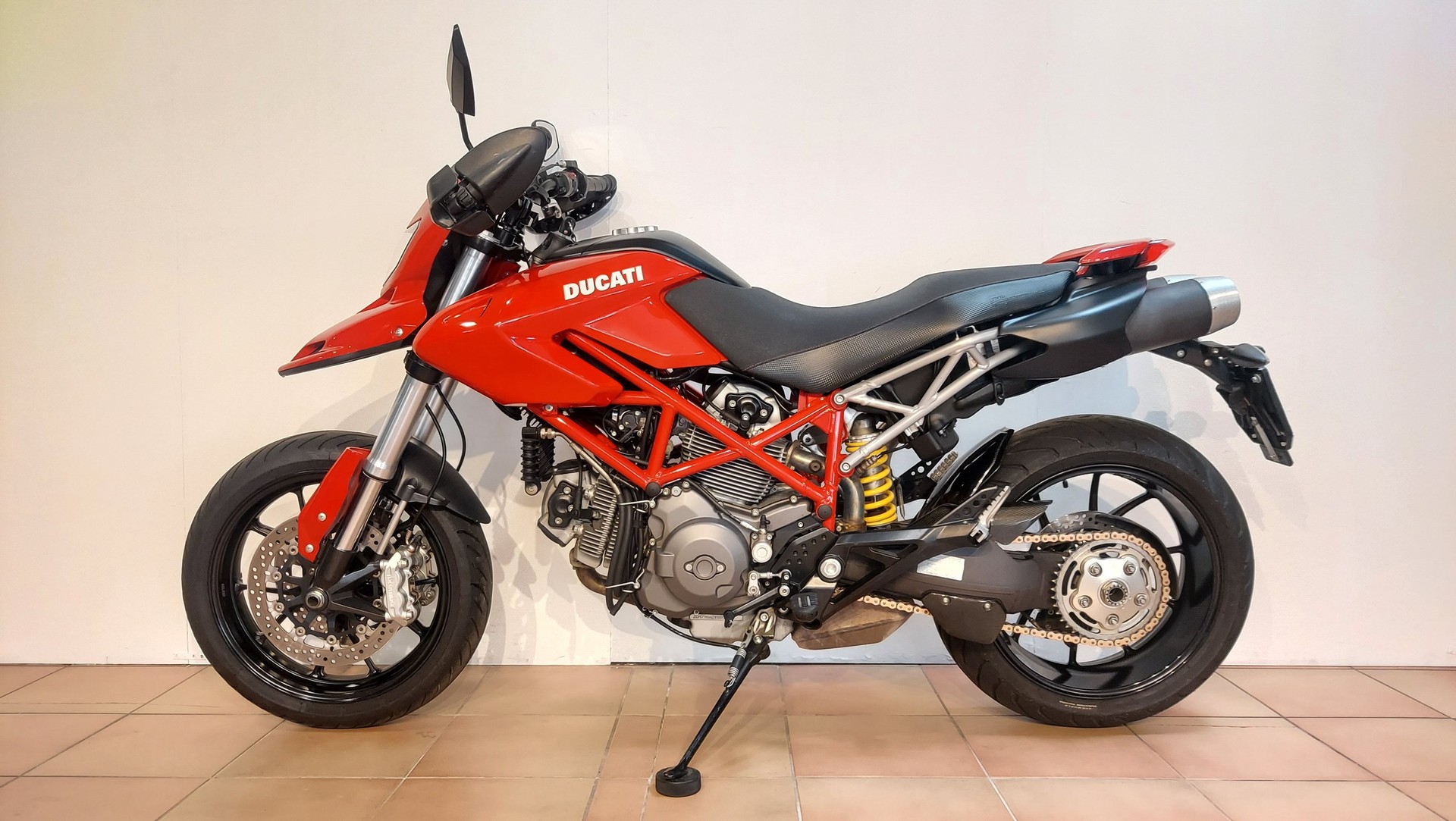 DUCATI Hypermotard 796-image-1