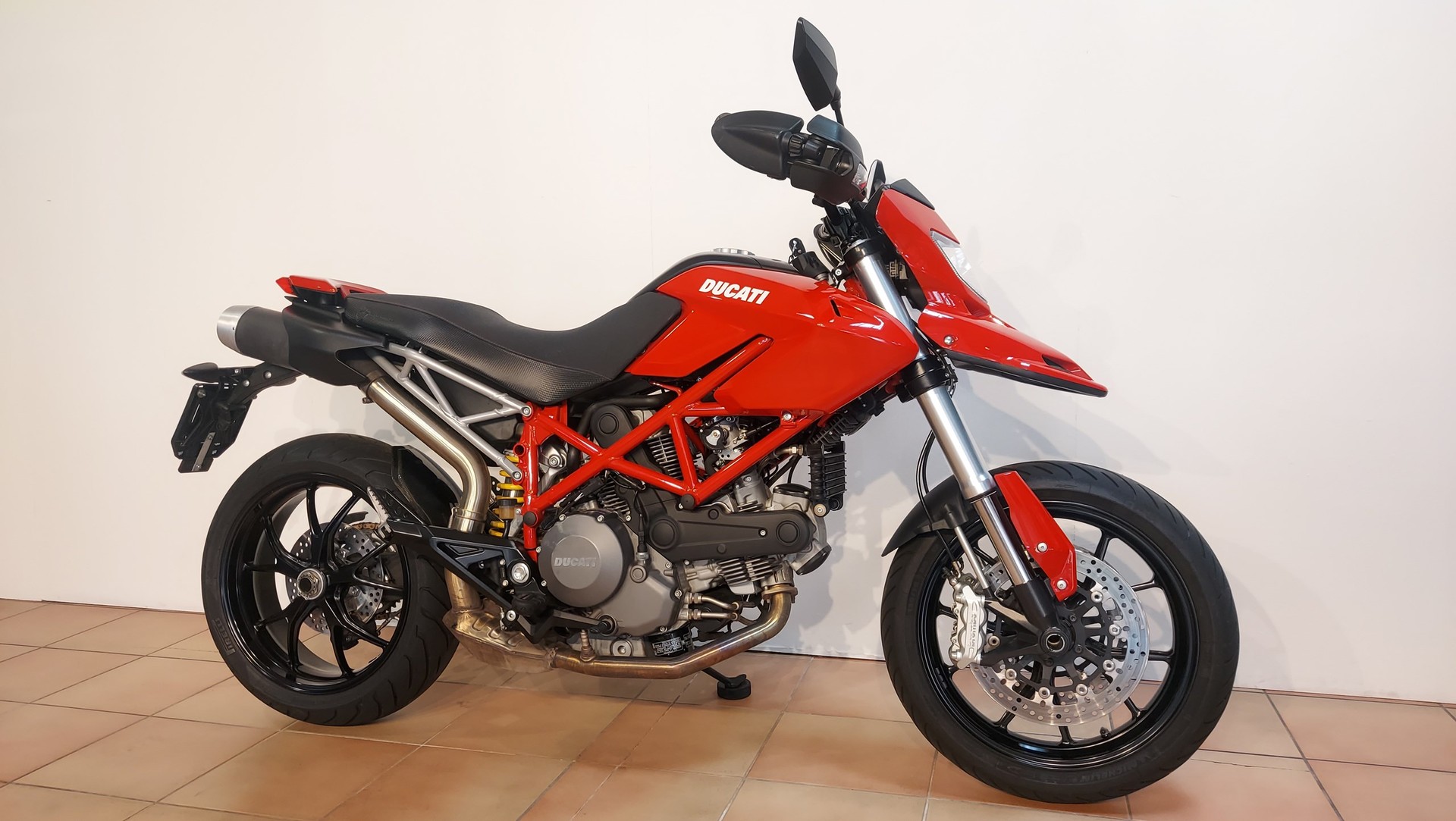 DUCATI Hypermotard 796-image-2