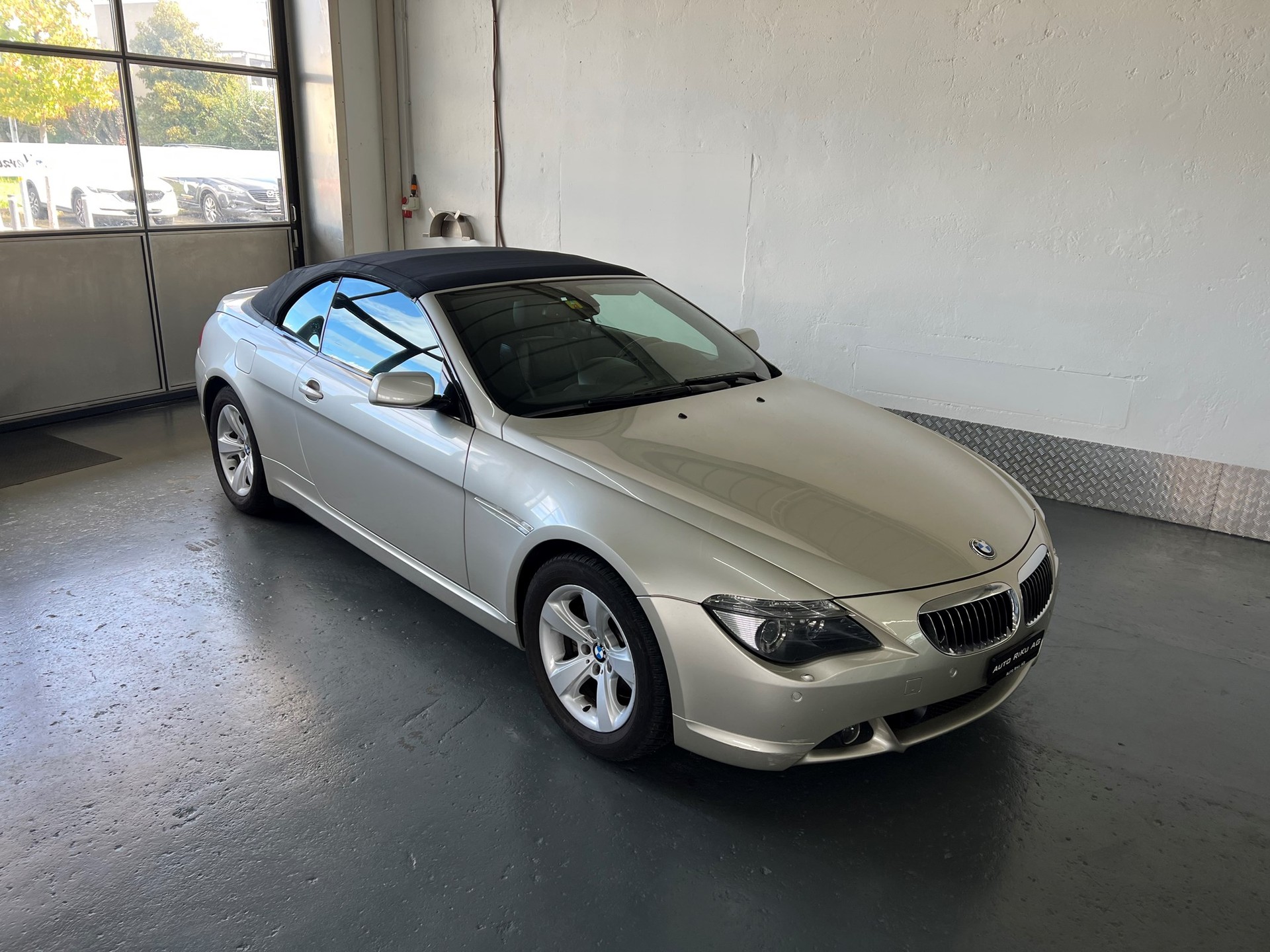 BMW 650i-image-0