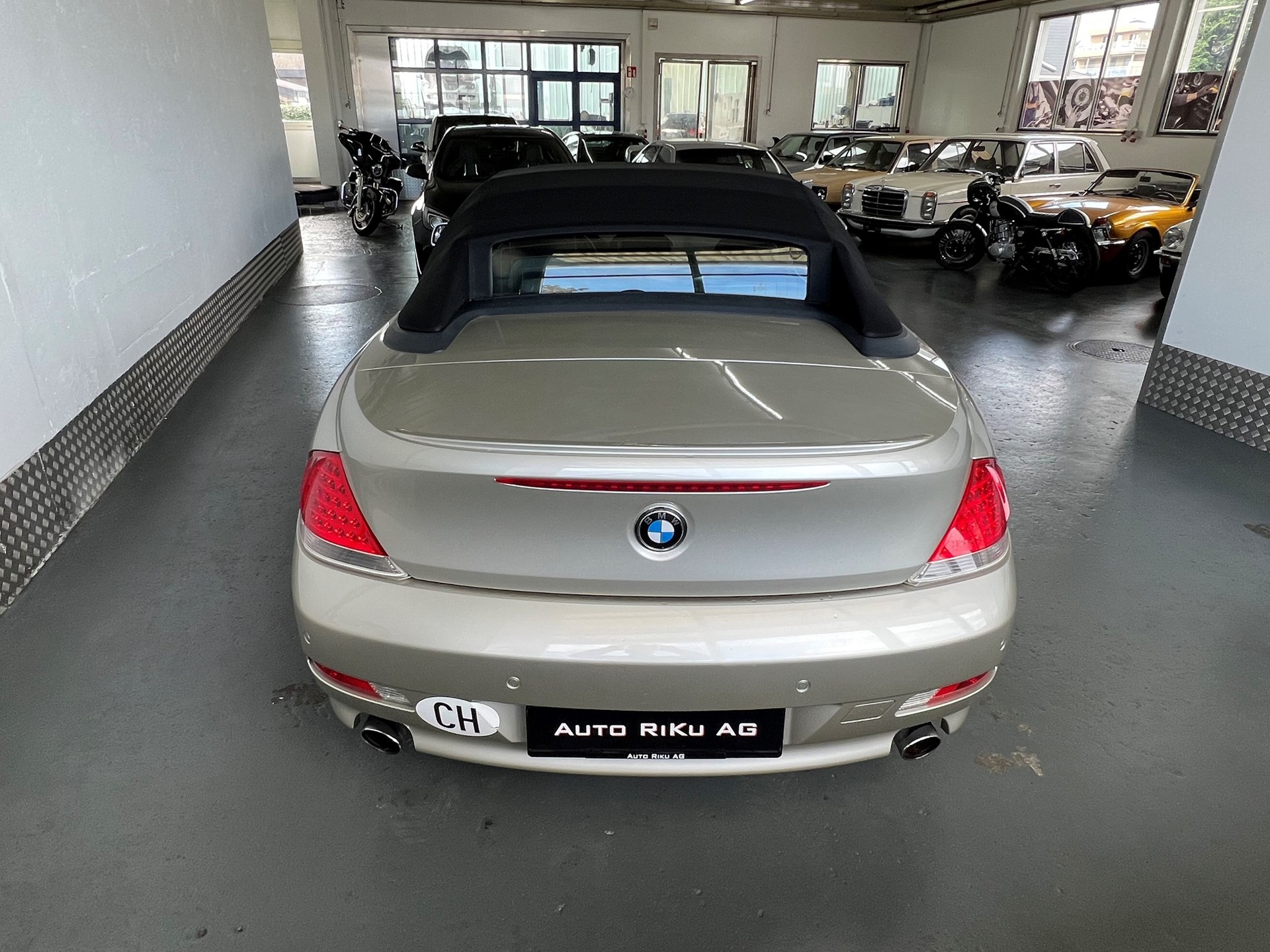 BMW 650i-image-16