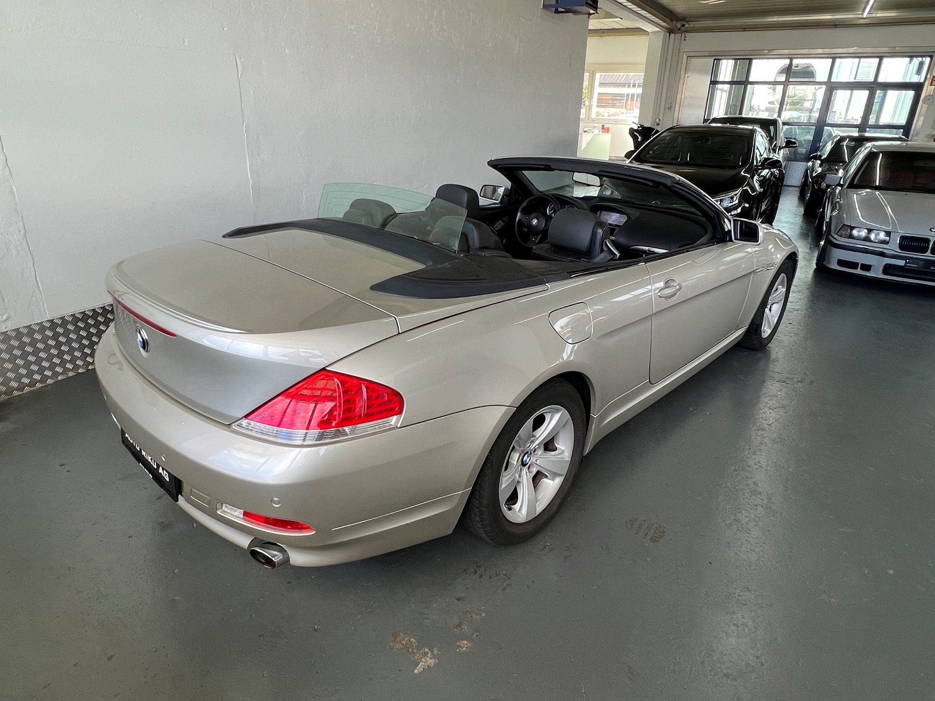 BMW 650i-image-13