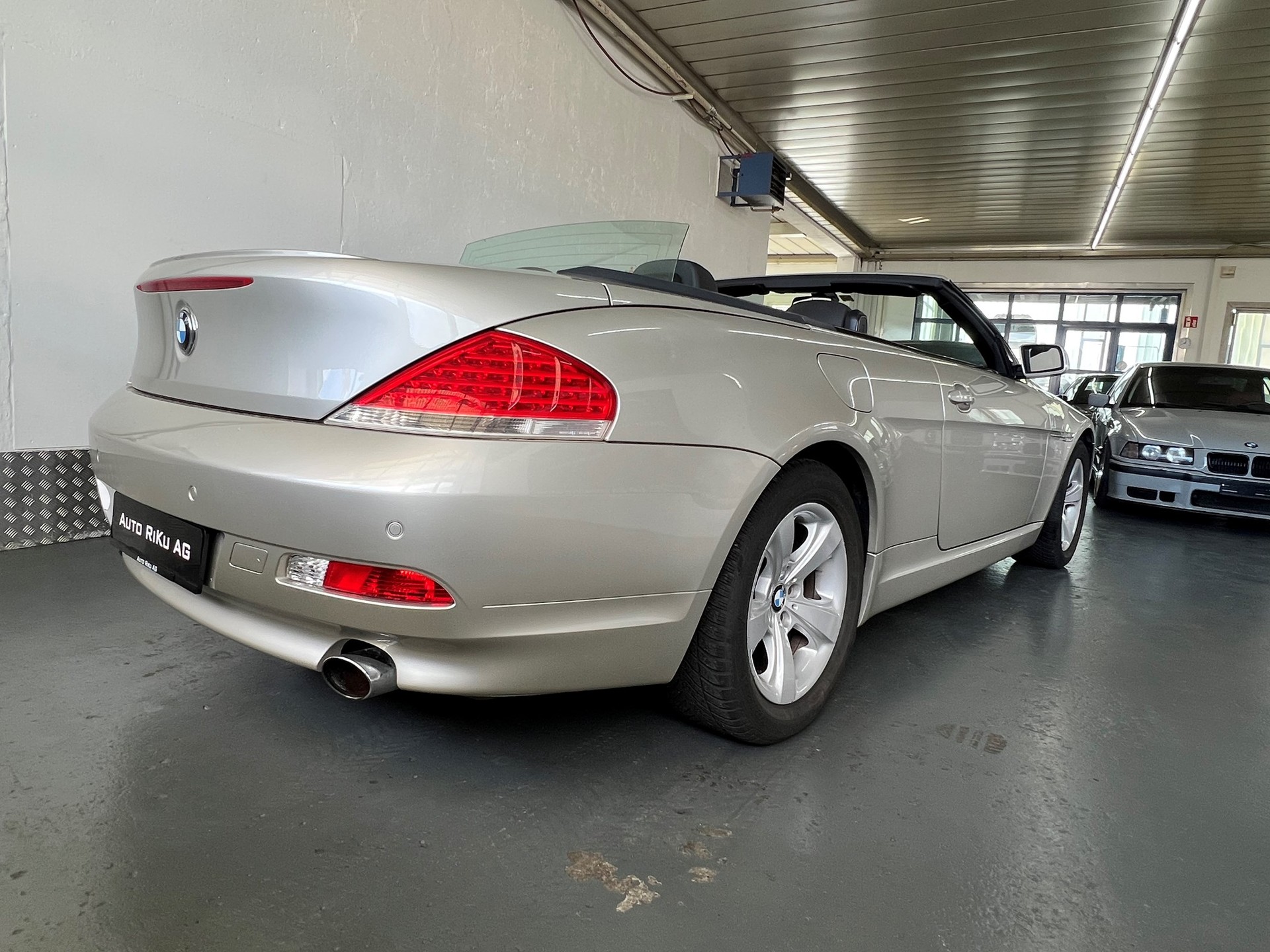 BMW 650i-image-15