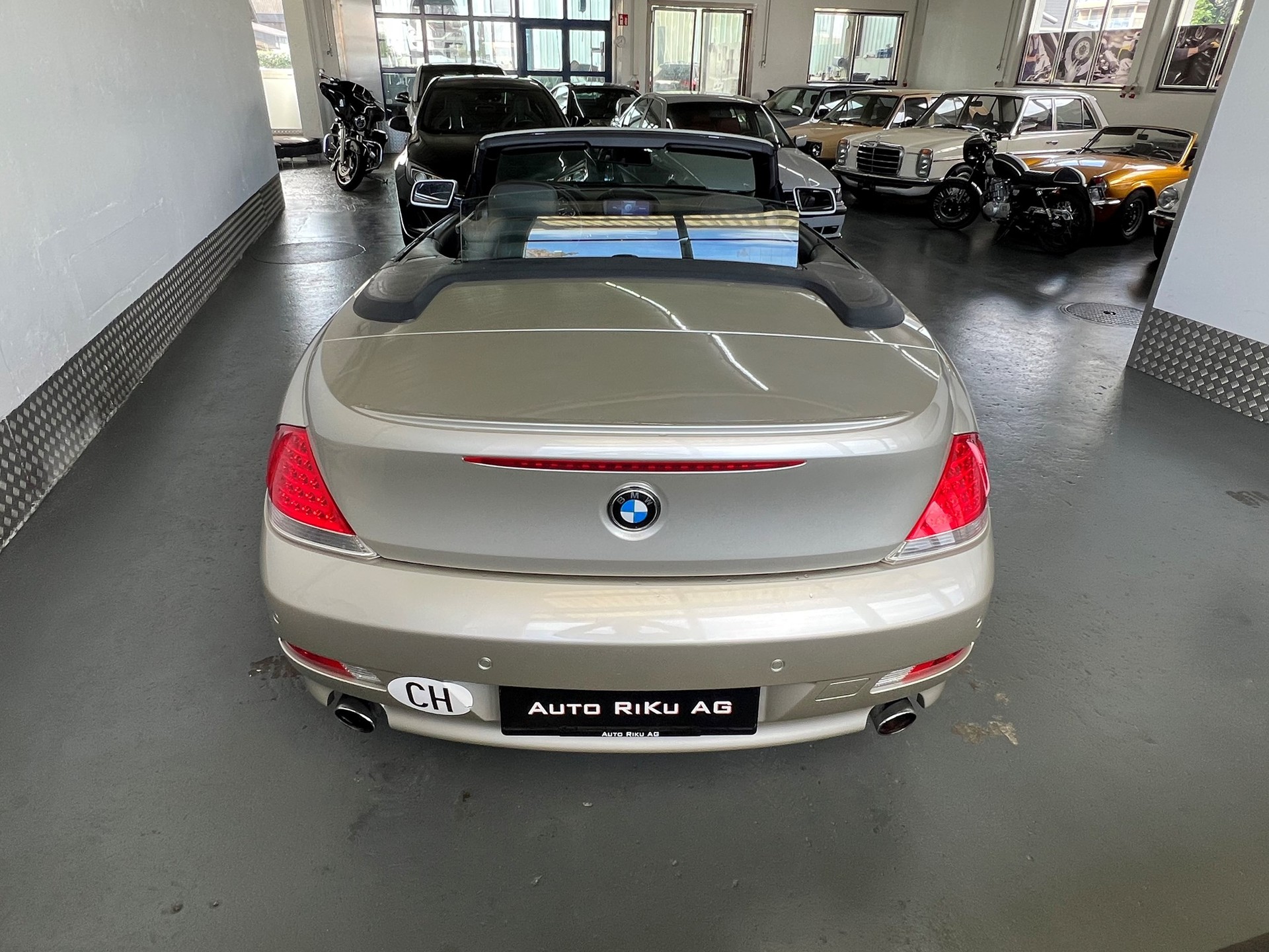 BMW 650i-image-17